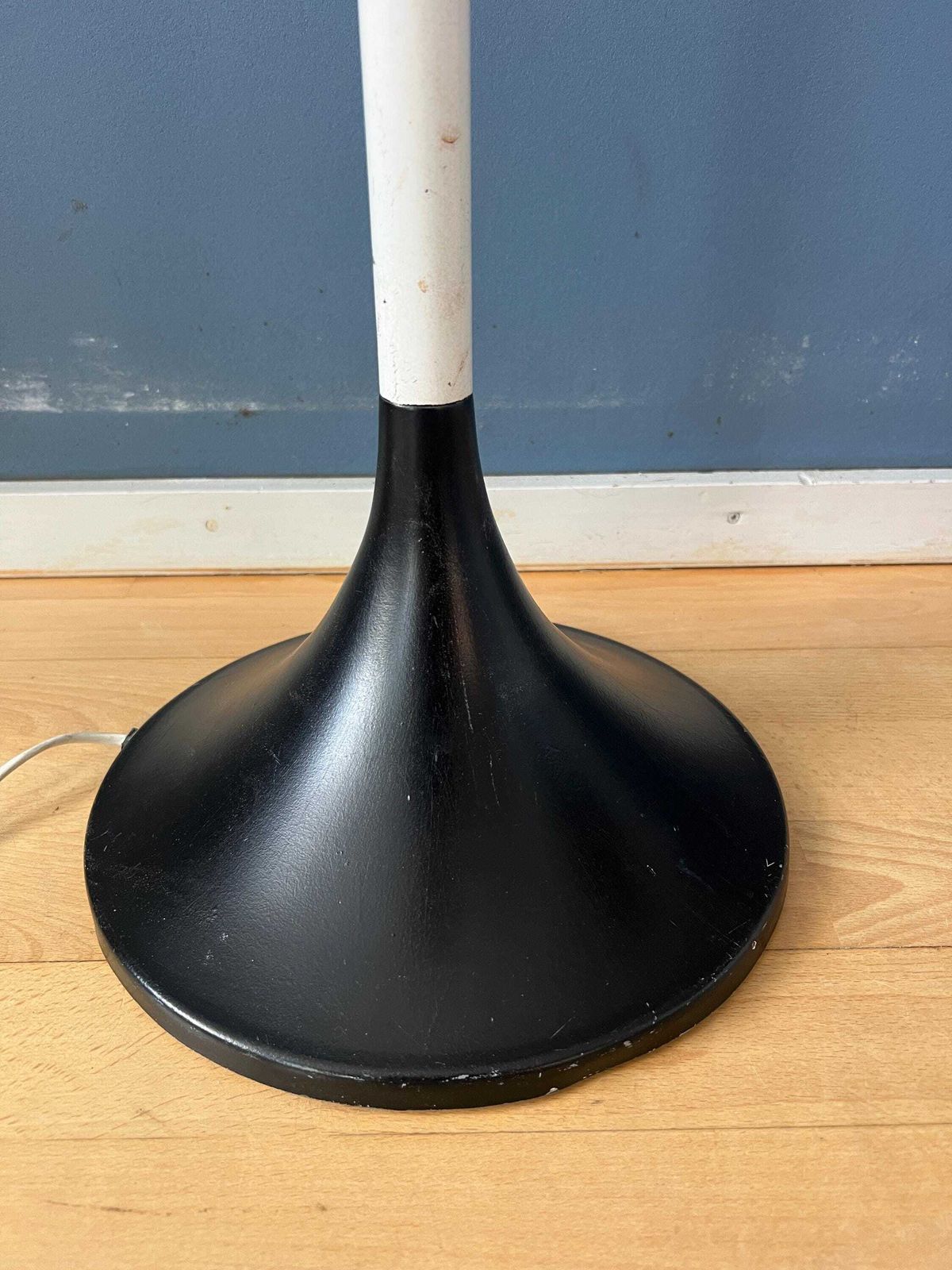 photo furniture White Vintage Mid Century Guzzini Style Space Age Floor Lamp