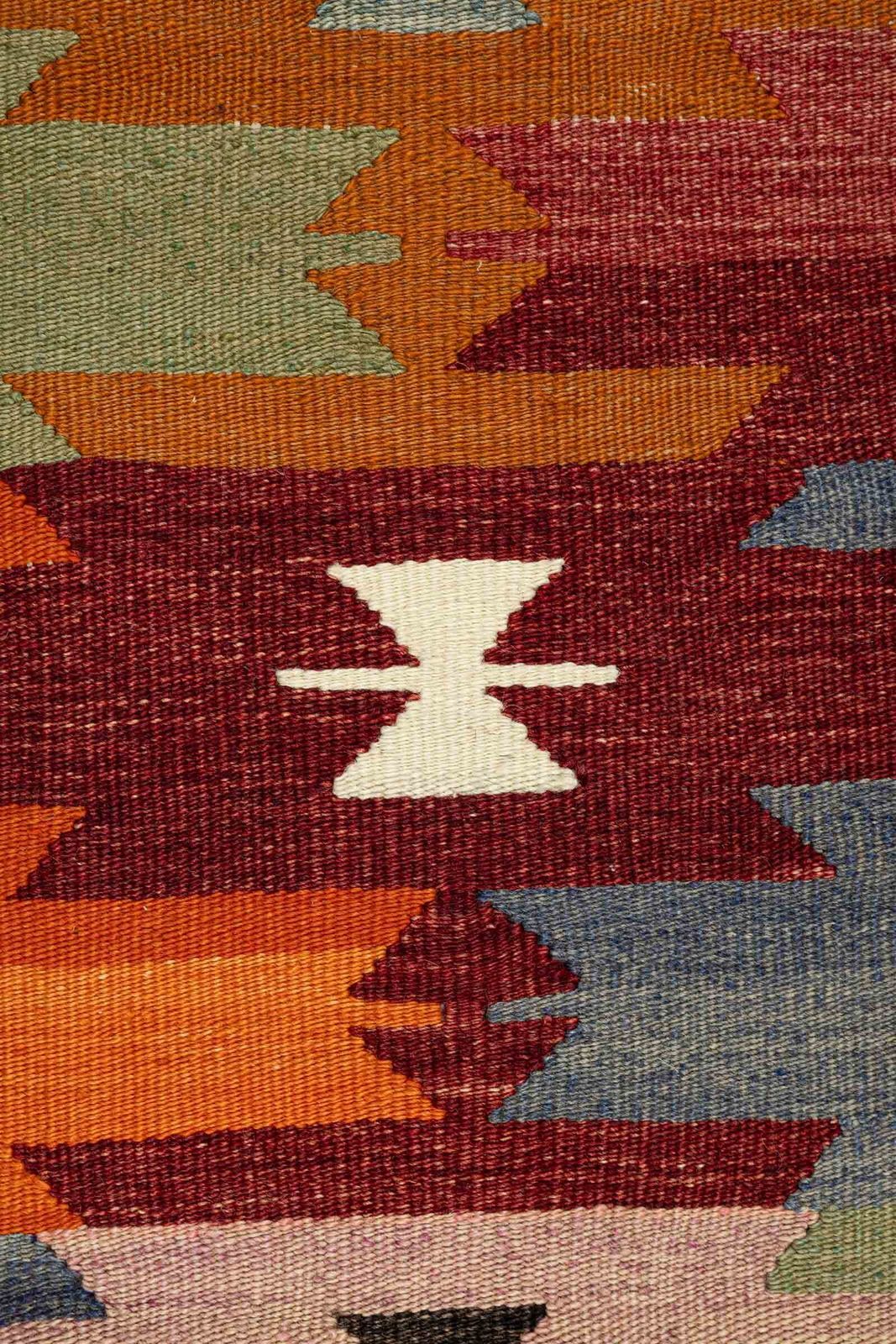 Tavas Vintage Kilim 280x153cm, 1960s photo furniture