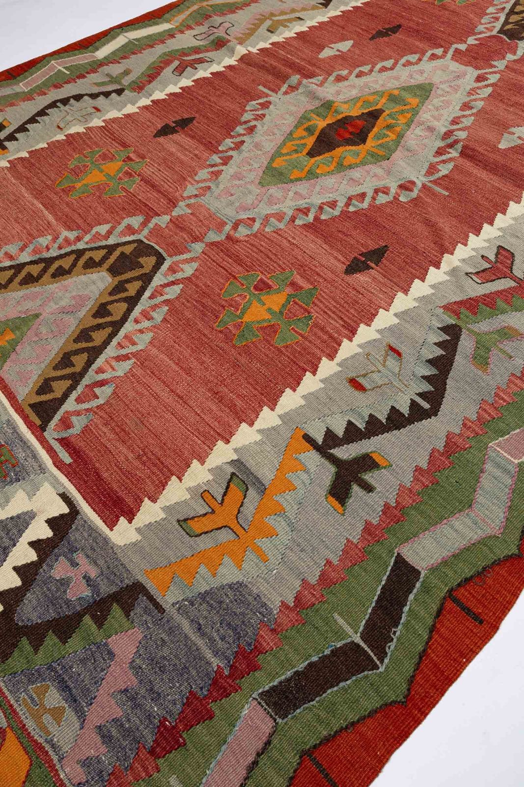 Usak Vintage Kilim 296x175cm, 1960s photo Textiles