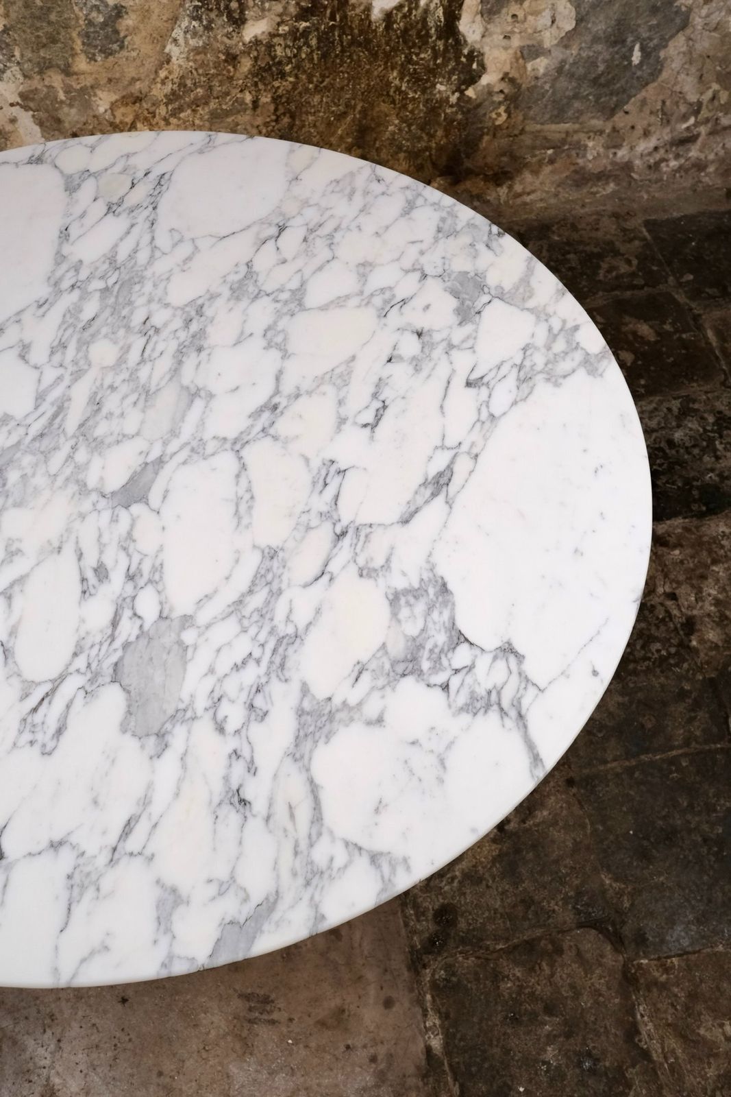 photo vinterior Large Round Carrara Marble Table, Italy, 1970s