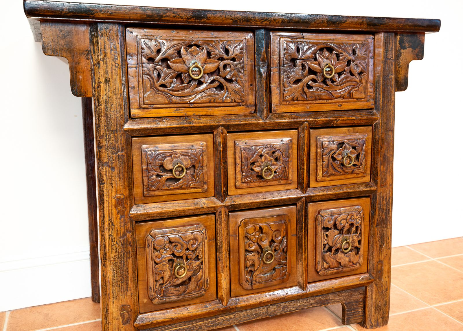 photo vinterior Fine Antique Carved Cabinet Chest Of Drawers Commode Chinese Altar Temple Butterfly Cabine.T 18th Century Raised Carving Consol.E Sideboar.D Credenza