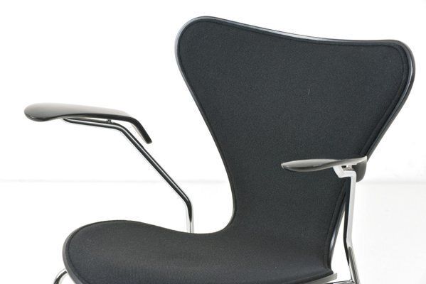 Model 3207 Chairs In Black Kvadrat Upholstery By Arne Jacobsen For Fritz Hansen, Denmark, 1996, Set Of 4 photo for sale