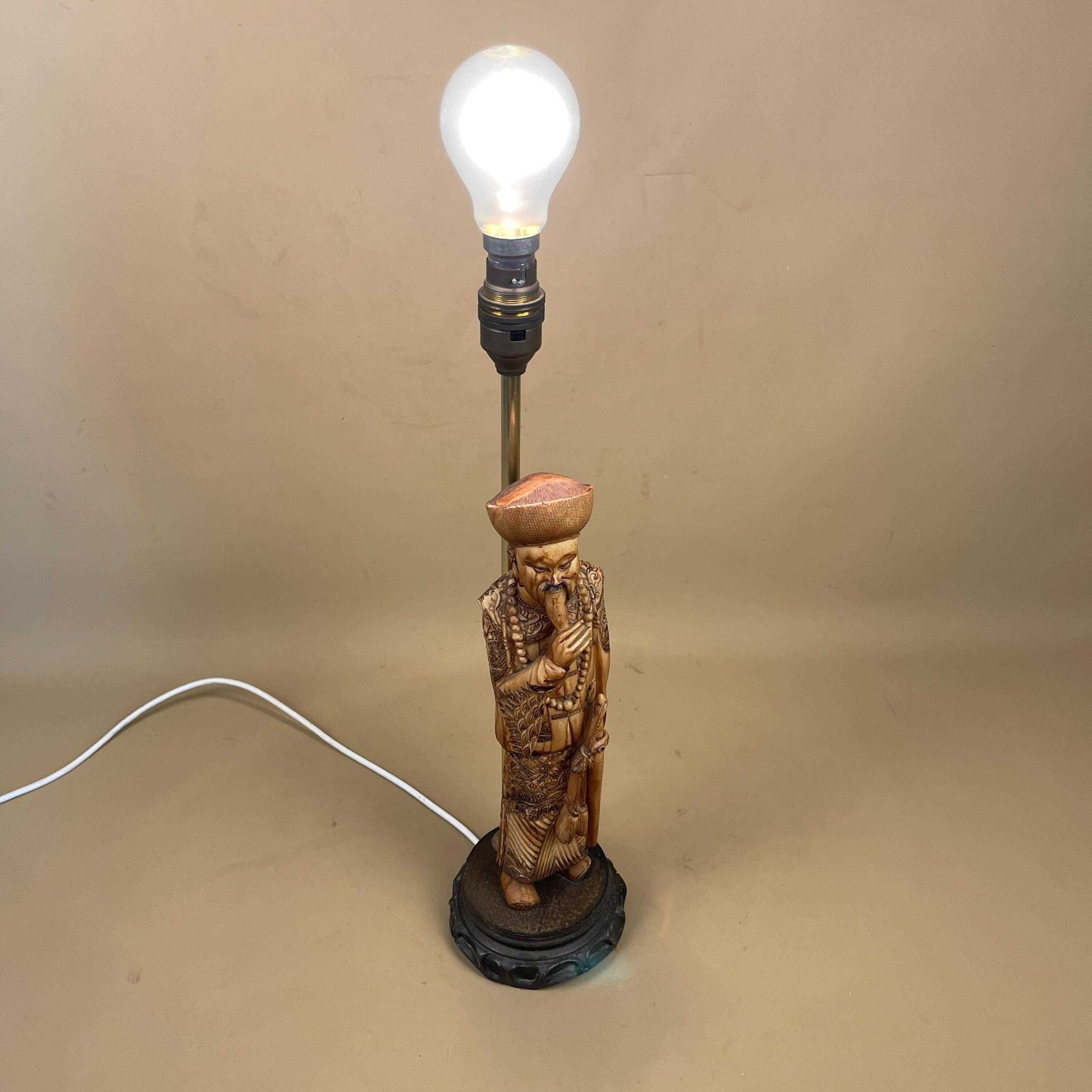 photo furniture Vintage Japanese Man Lamp Bedside Side Table Oriental Handmade Statue Figure Wood Wooden Base Antique Carved Plastic Resin