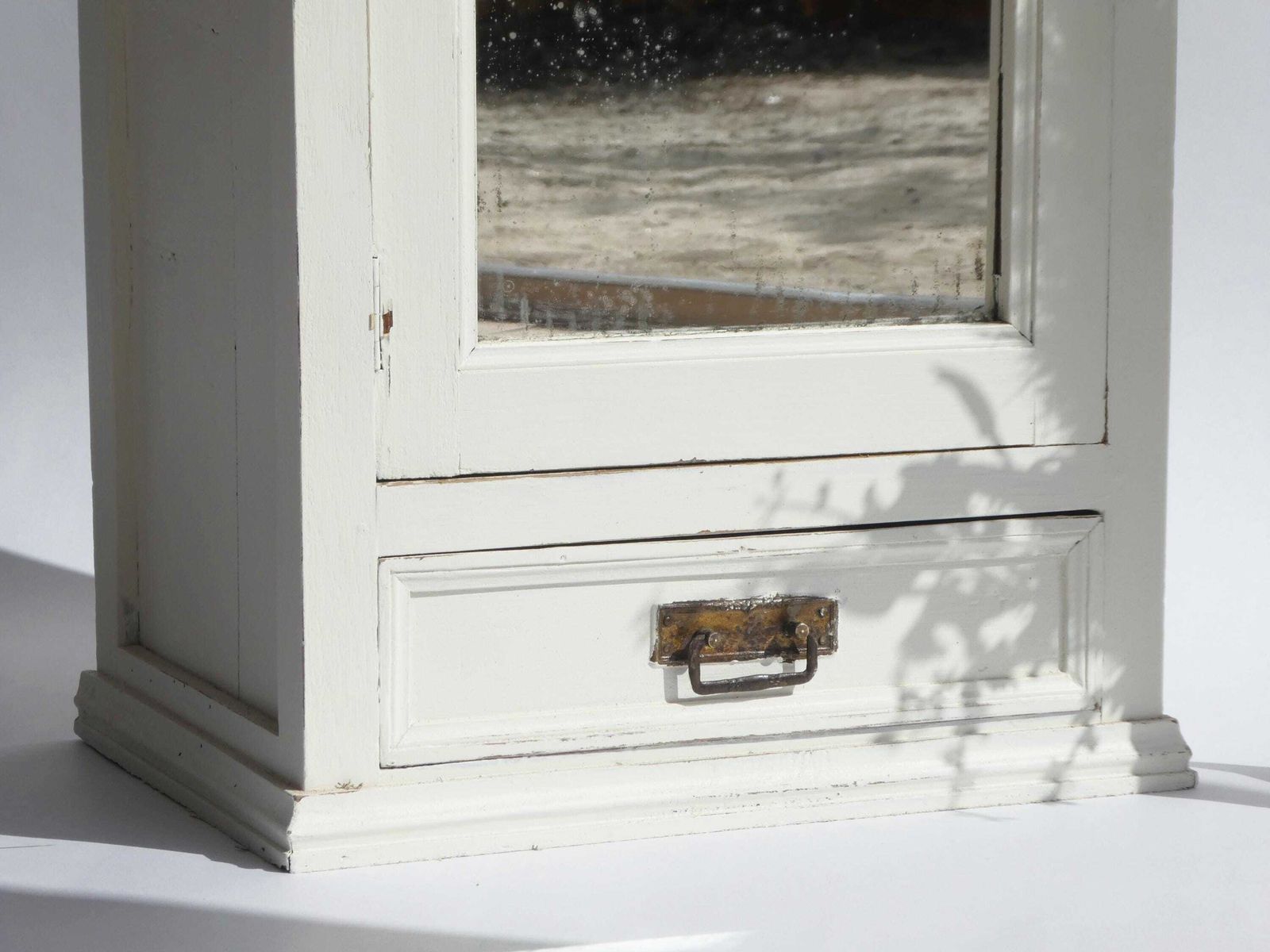 Antique Shabby Chic Wooden Wall Cabinet With Mirror In White Colour, Distressed Apothecary With Drawer And Shelf, Painted Medicine Cabinet photo 291.0