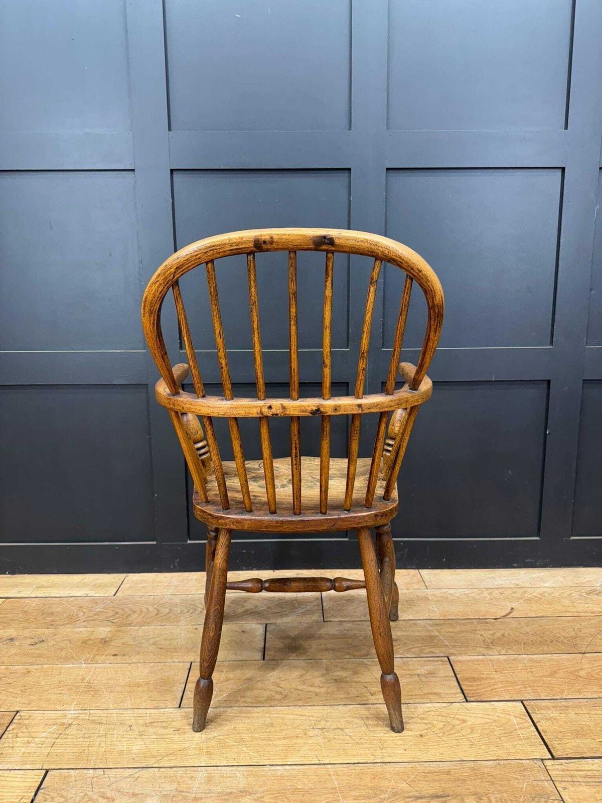 Antique Elm Windsor Armchair Bow Back Smokers Chair Farmhouse Occasional Chair photo 475.0