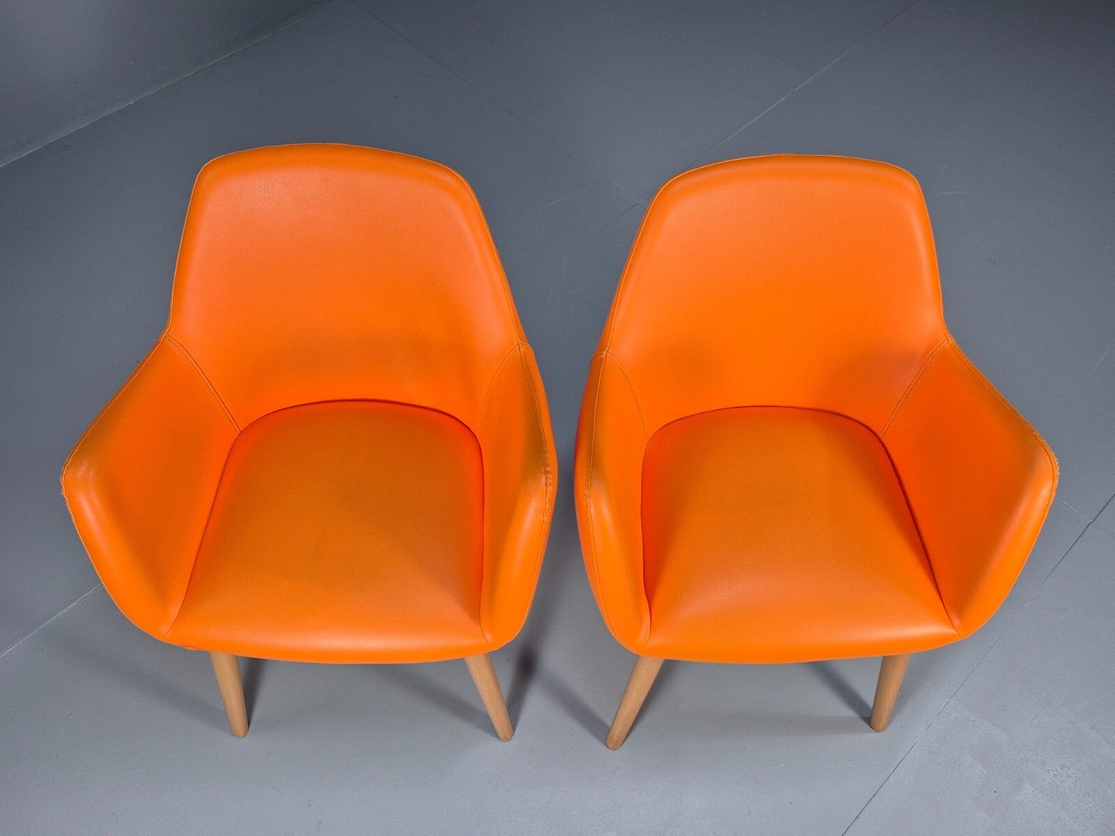 photo vintage 2 Vintage Orange Bucket Form Vinyl Armchairs Retro Modern Eb9708 Mnor