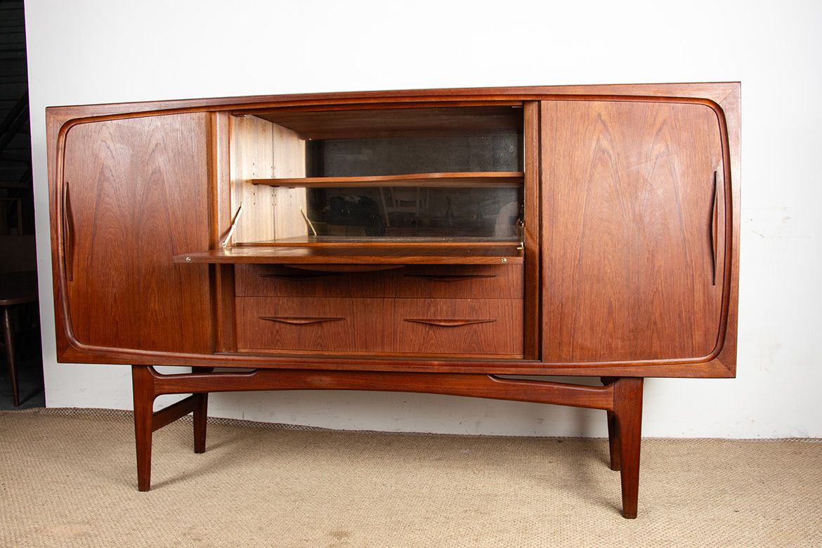 2400.0 Buffet danois en teck par Ærthoj Jensen and Mølholm Herning, années 1960. photo