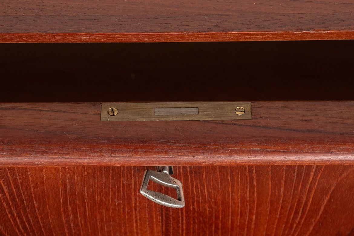 Mobilier Commode 4 tiroirs en teck, Danemark, années 1960. photo