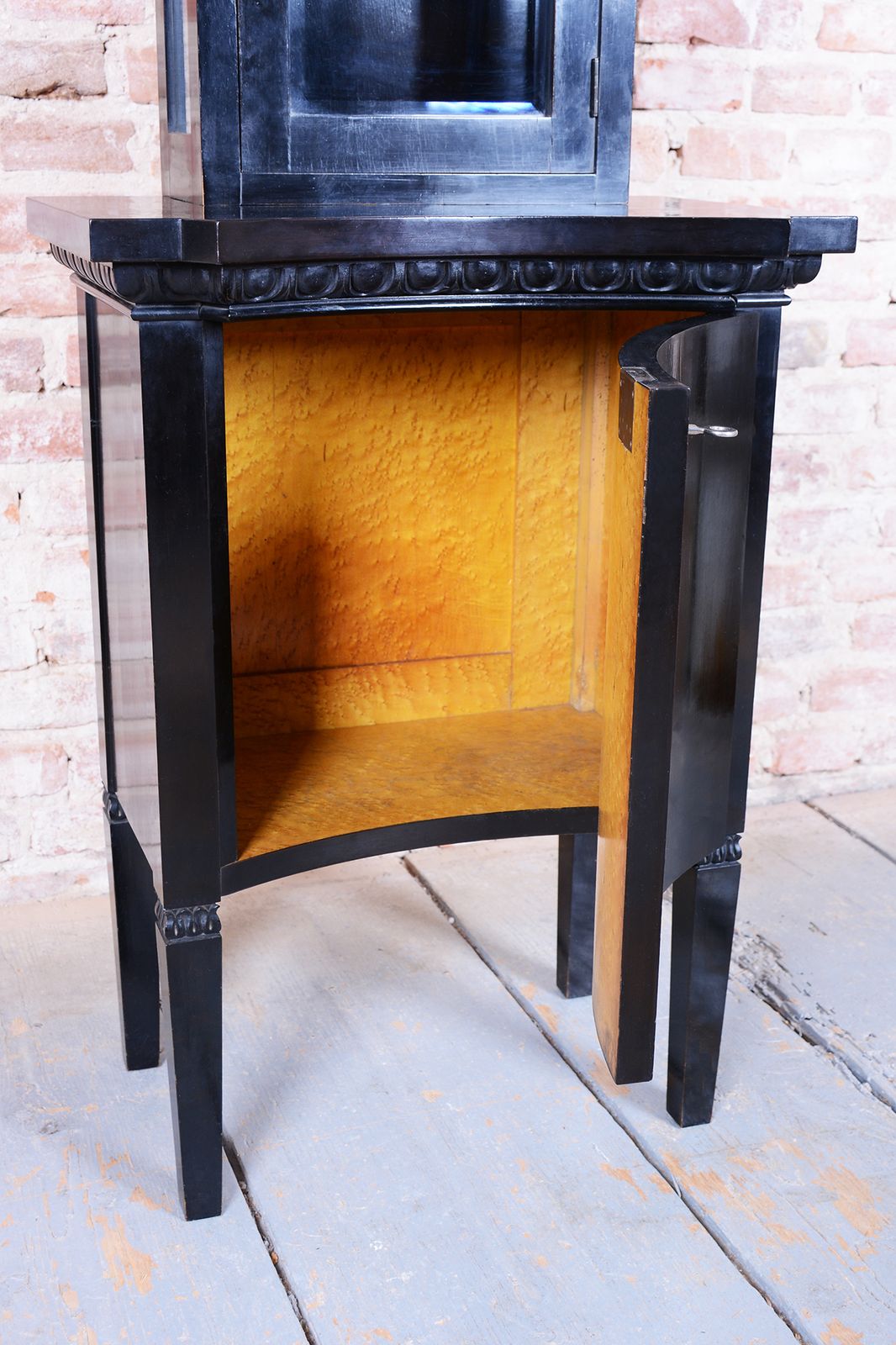 photo furniture Restored Art Deco Display Cabinet, Maple And Glass, Polished, France, 1920s