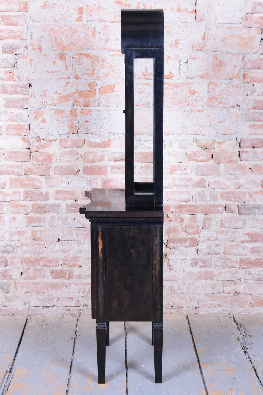 photo vinterior Restored Art Deco Display Cabinet, Maple And Glass, Polished, France, 1920s