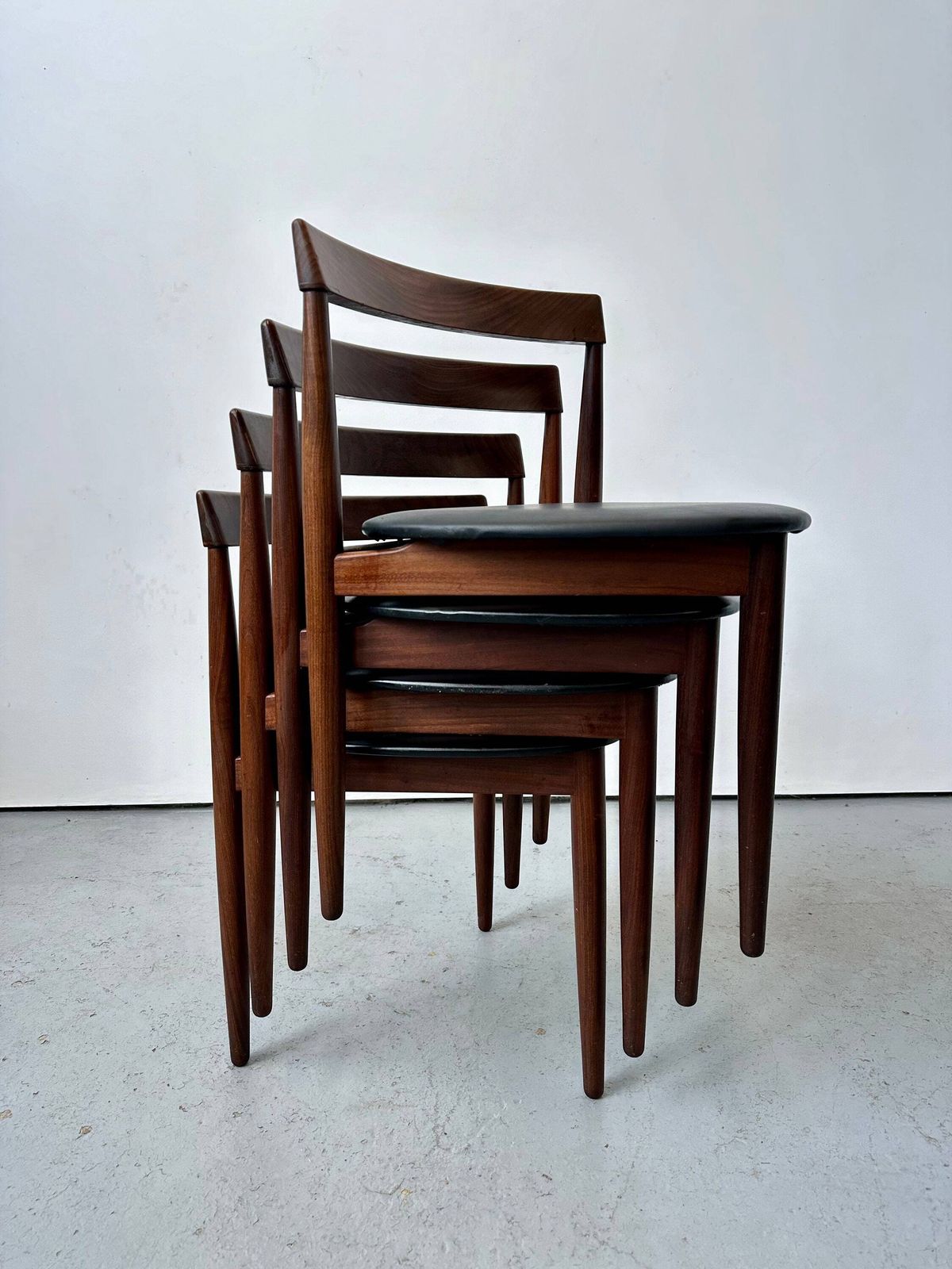 photo for sale Vintage 1960s Set Of 4 Hans Olsen Chairs By Frem Rojle. Denmark. Mid Century. Retro. Vodder Danish