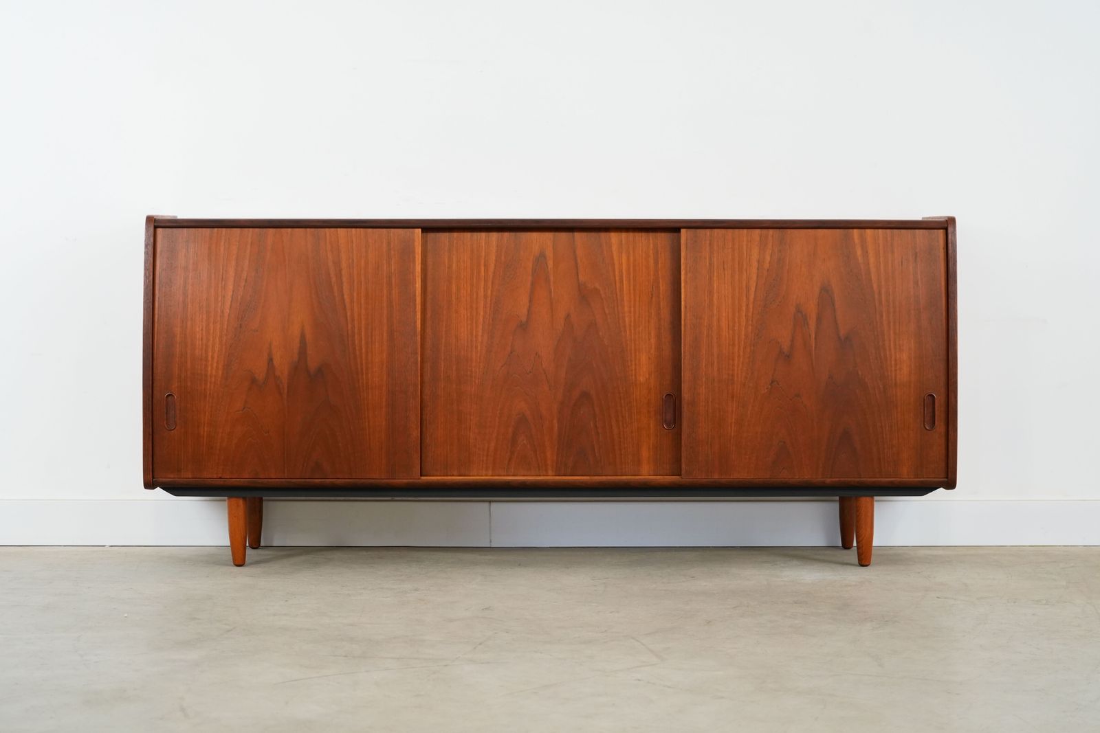 Teakhouten Dressoir, Deens Design, Jaren 1970, Productie: Denemarken photo furniture