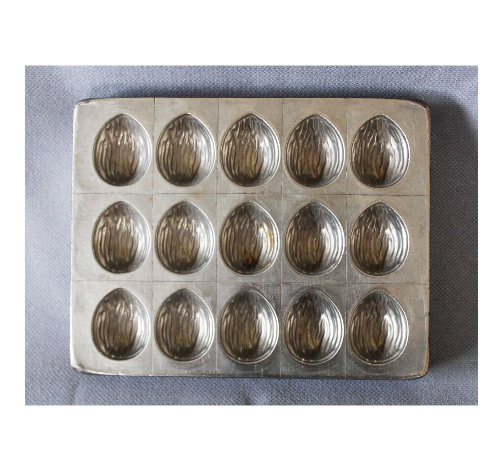 Vintage Large Heavy Chocolate Mold, Belgium Walnut Metal Professional Mold, Darchambeau Charleroi, Kitchenware Utensil, 15 Placement