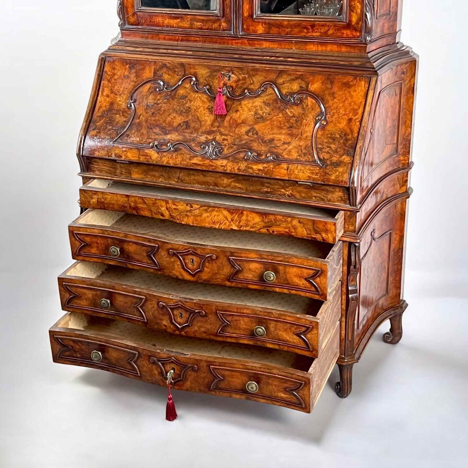 A 19th Century Venetian Mirrored Bureau Bookcase In Briar Wood photo vinterior