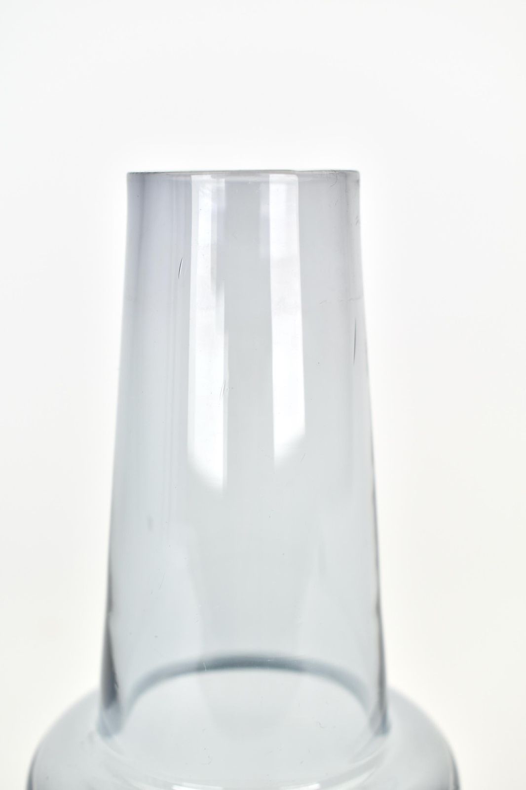 Zweeds Sea Glassbruk Raketvaas Door Inge Samuelsson, Jaren 1960 | Atomic Age · Vintage · Mid Century Modern · Scandinavisch · Ijsblauw Grijs · Sommerso photo vintage