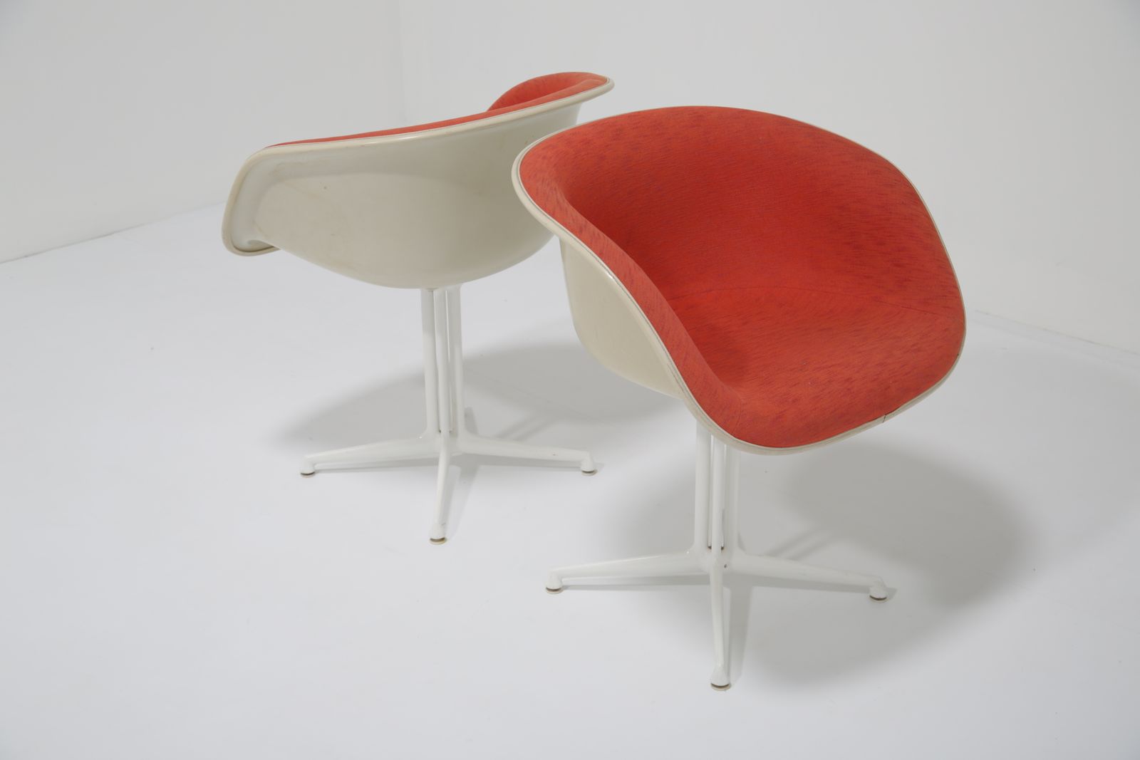 1495.0 Charles & Ray Eames For Herman Miller: Pair Of ‘La Fonda’ Armchairs, USA, 1960s photo