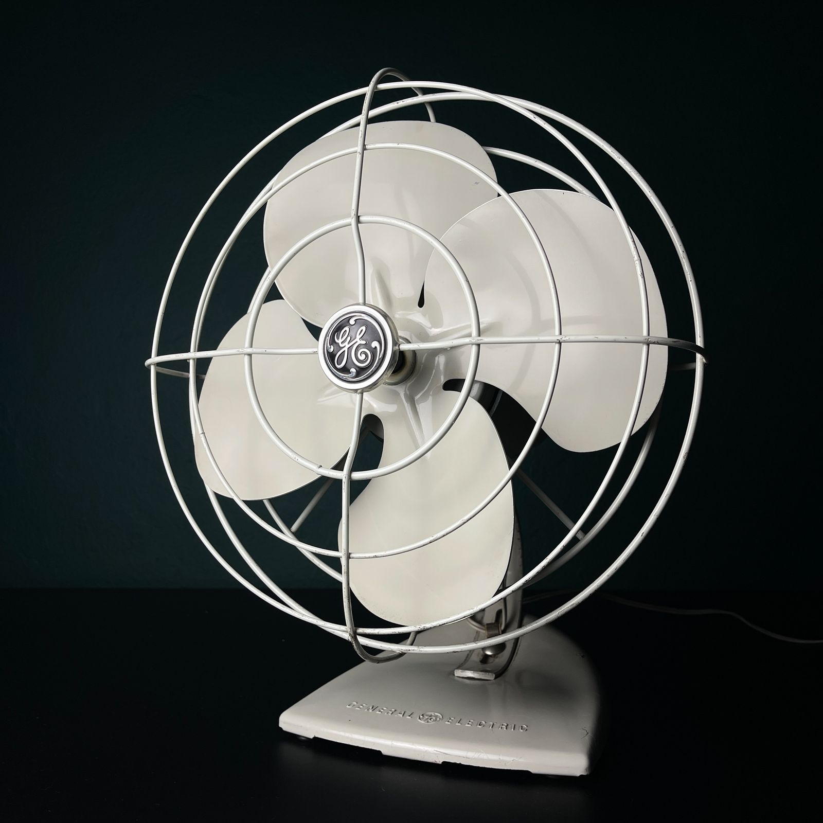 photo vintage Vintage Fan By General Electric, USA 1950s