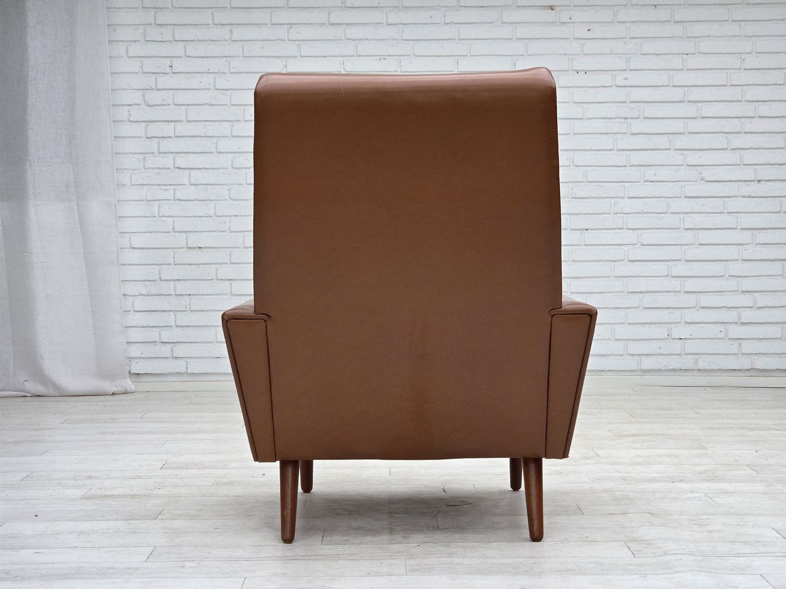 photo vintage 1970s, Danish Highback Armchair By Vejen Polstermøbelfabrik, Original Condition.