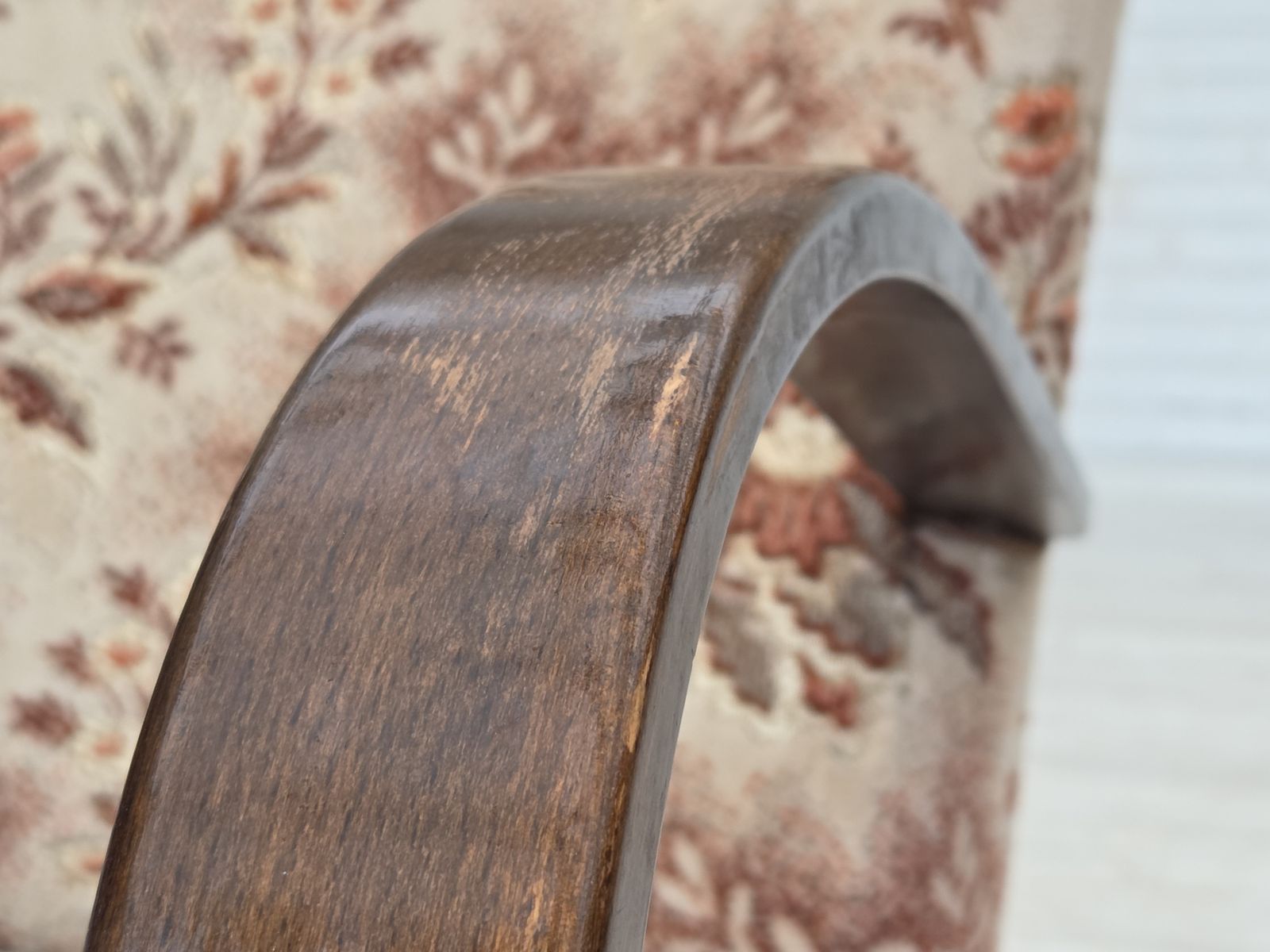 Ca. Jaren 1950, Deense Art Deco Fauteuil, Meubelvelours, Beukenhout, Opnieuw Bekleed. photo furniture