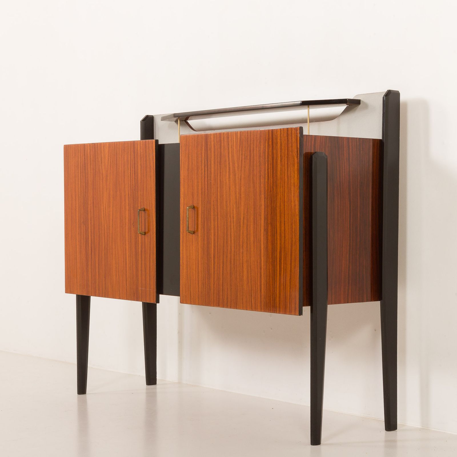 photo buy Italian Vintage Credenza In The Style Of Vittorio Dassi, 1950s