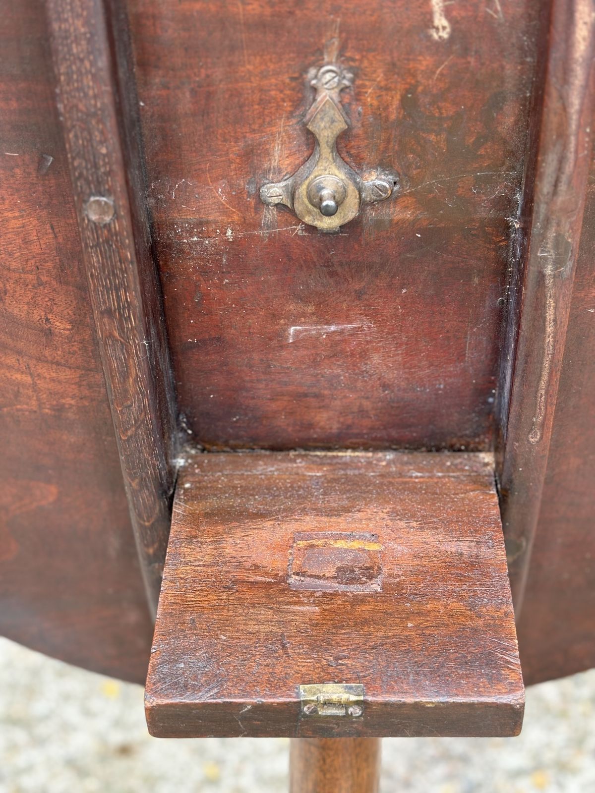 18th Century George III Period Mahogany Tilt Top Tripod Table photo vinterior