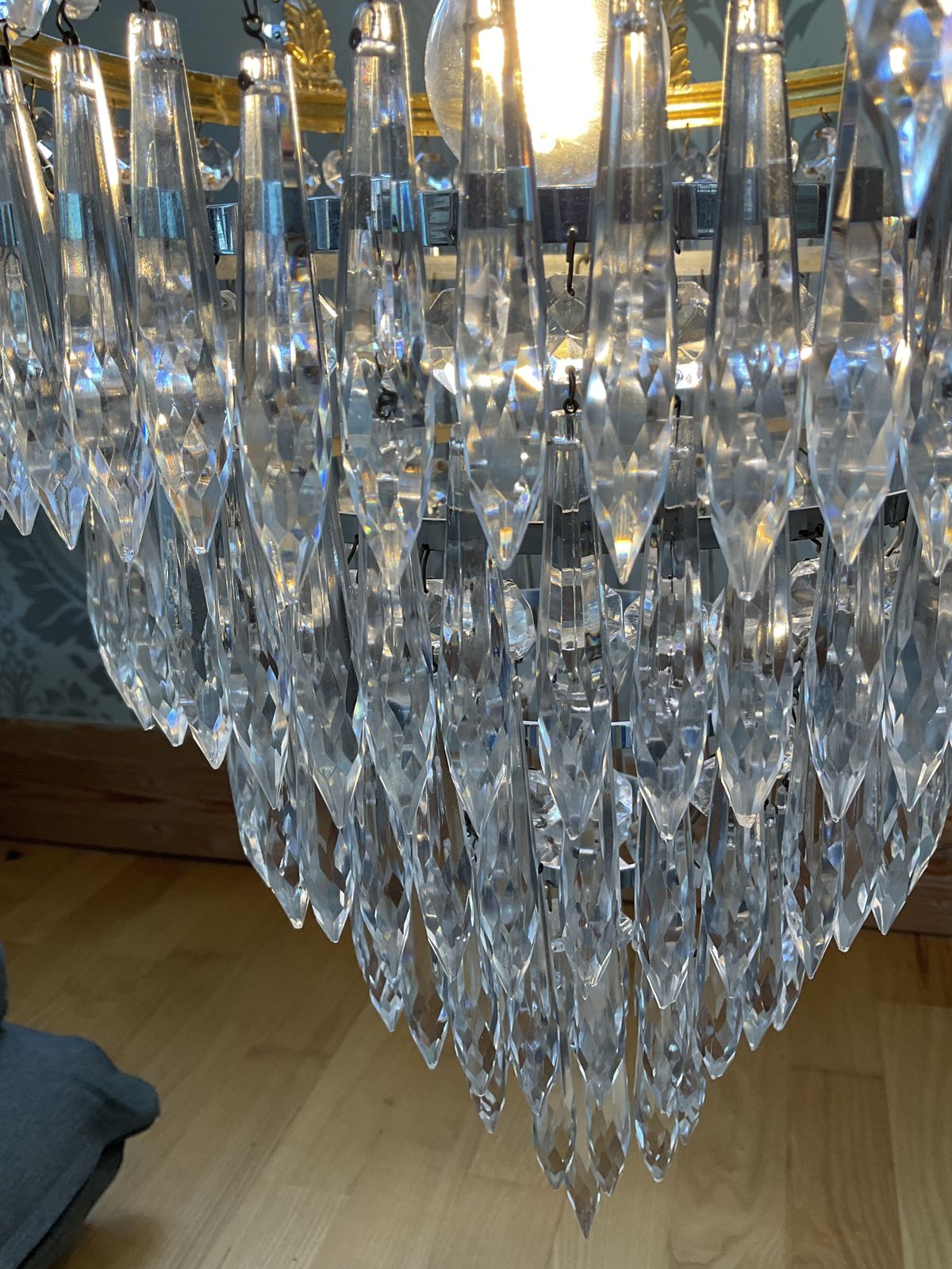 photo vintage Art Deco Five Tier Crystal Glass Chandelier