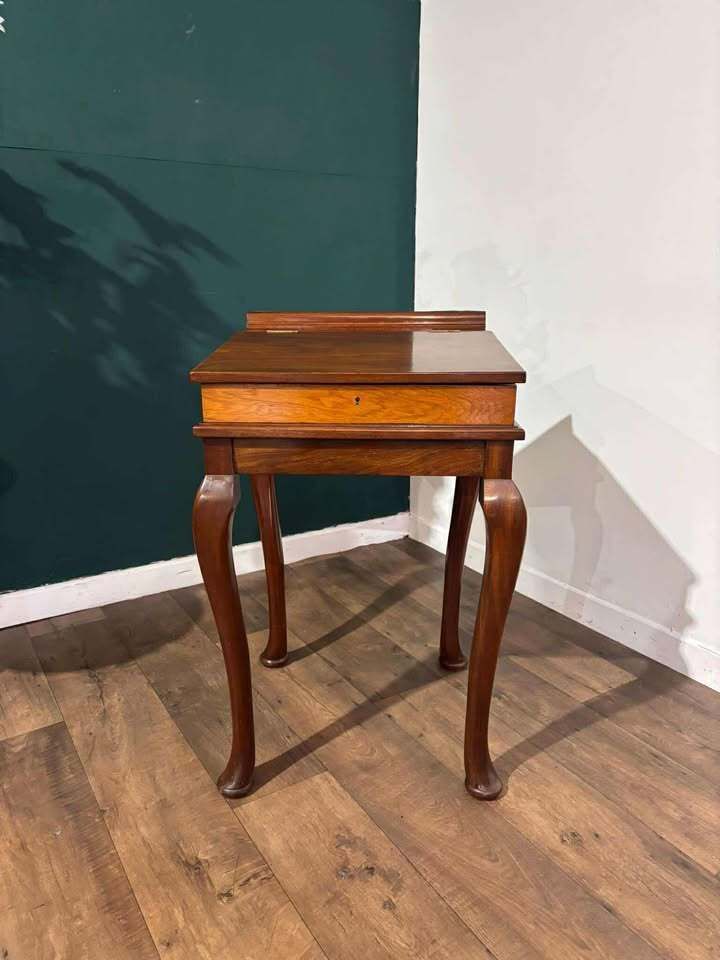 photo vintage Edwardian Mahogany Clerks Writing Desk