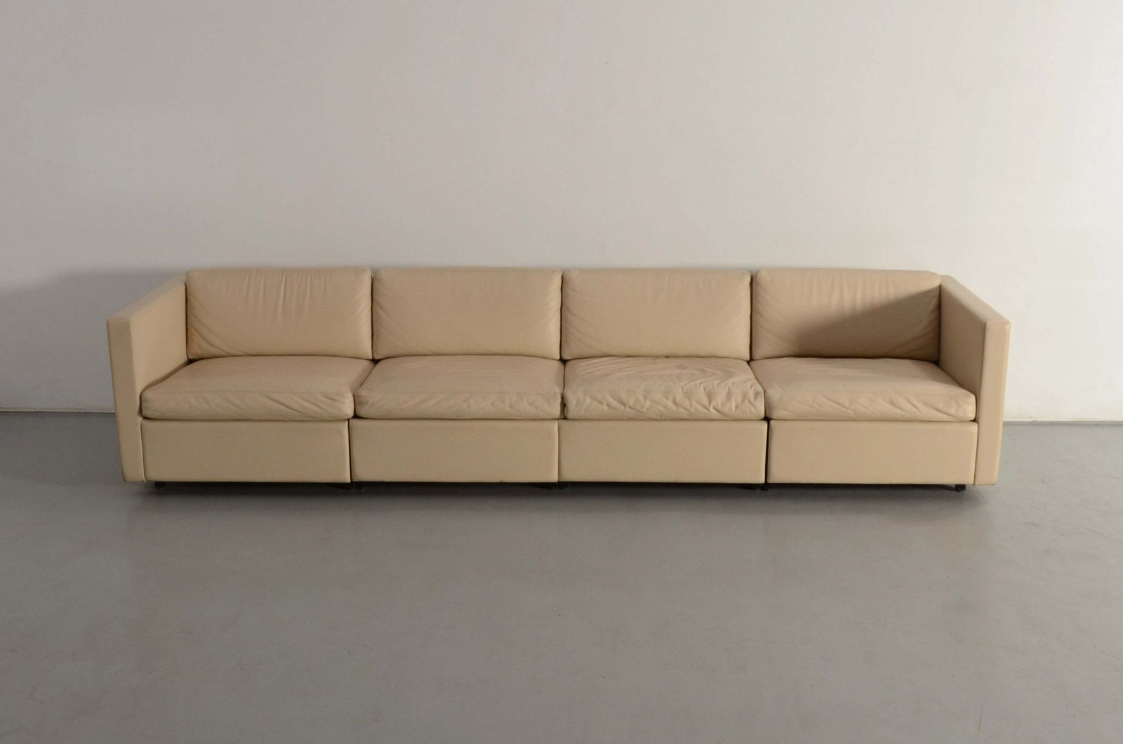 Charles Pfister For Knoll Mid Century White Leather Sofa And 4 X Cube Club Chairs