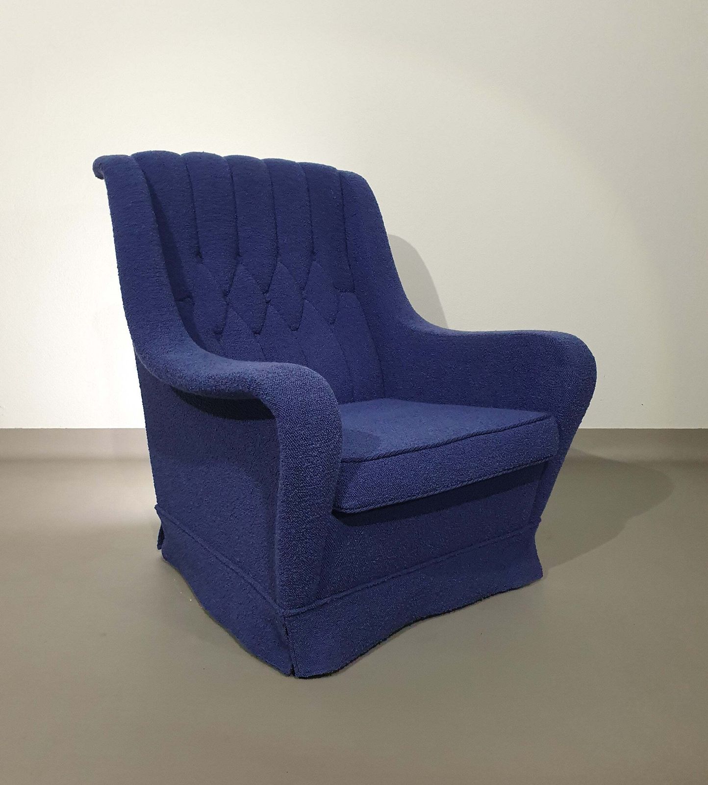Graceful Arm Chair / Wool Bouclé / 70's photo Furniture