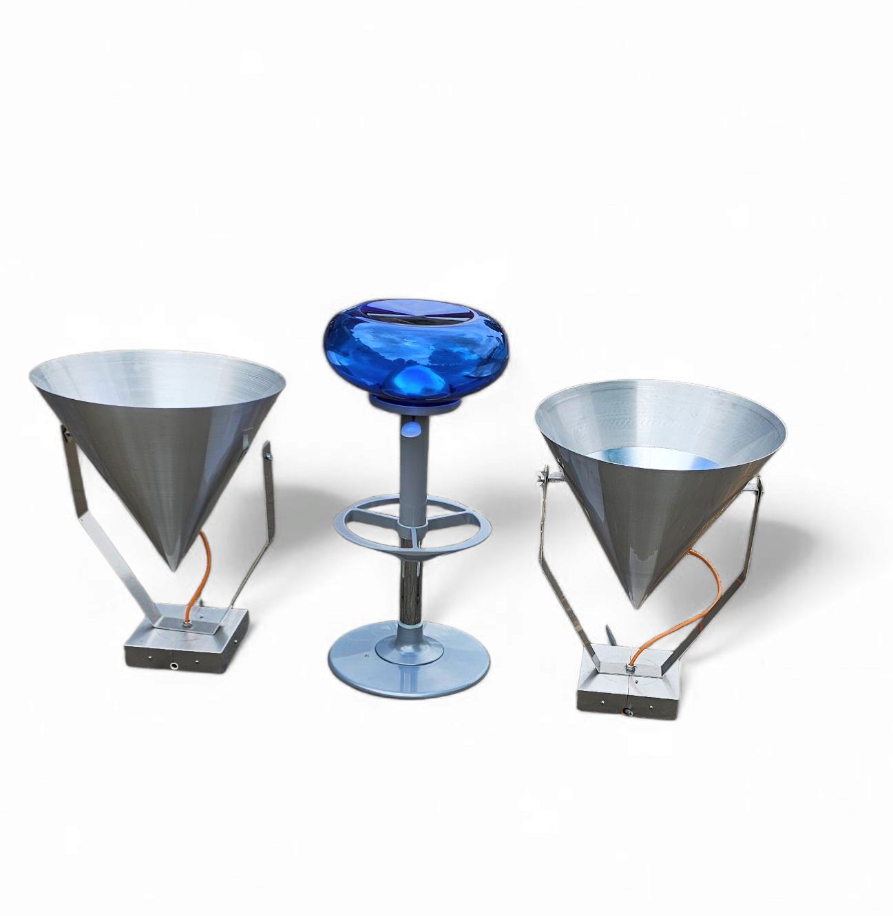 photo vintage A Pair Of Modern / Aluminum / Large / Conical / Industrial Style Lamps / Designed For Ceiling Or Wall