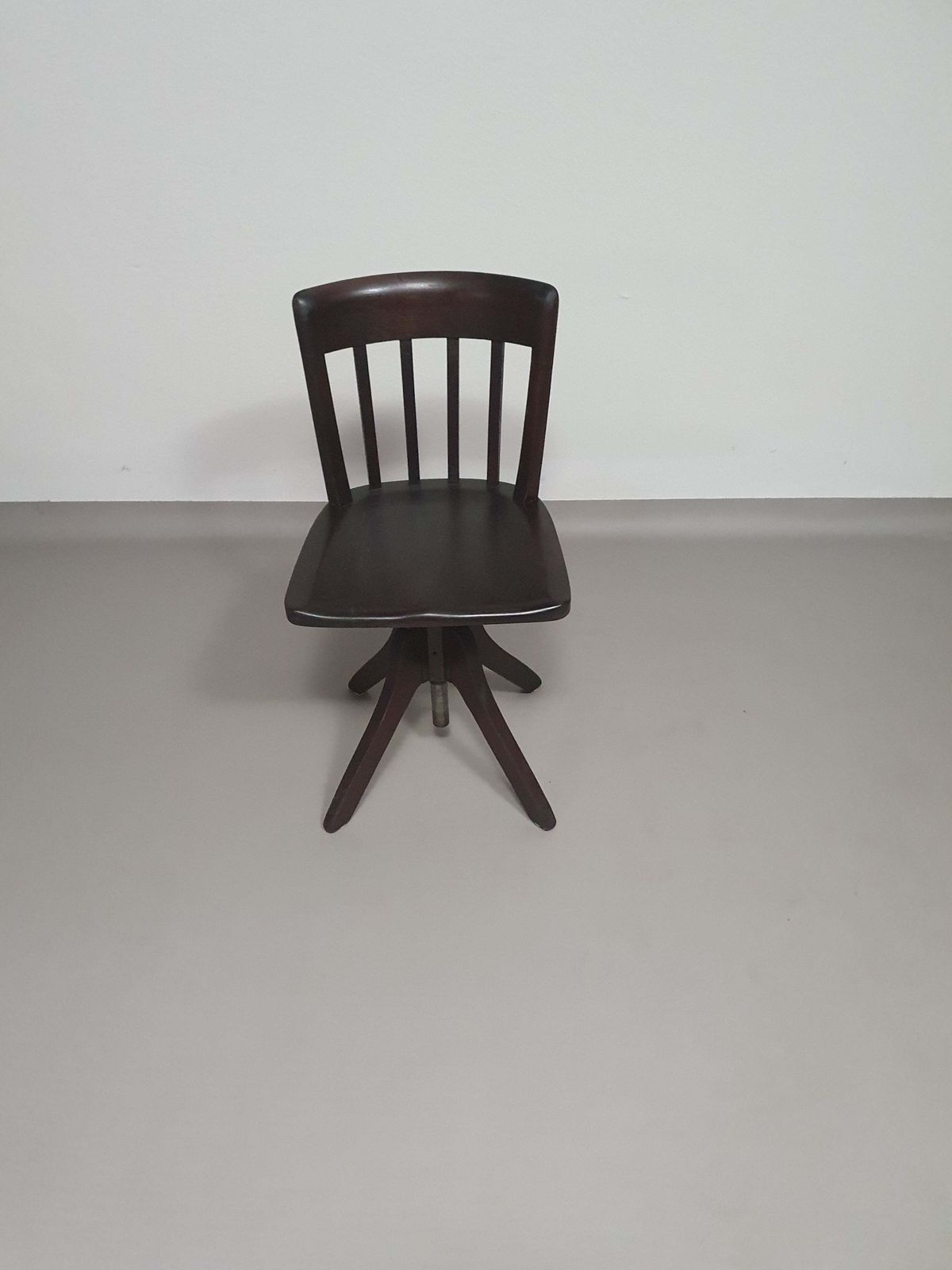 950.0 American Office Chair. Adjustable Height 45 / 56 Cm. Marked Rüegg Naegeli (Swiss) photo