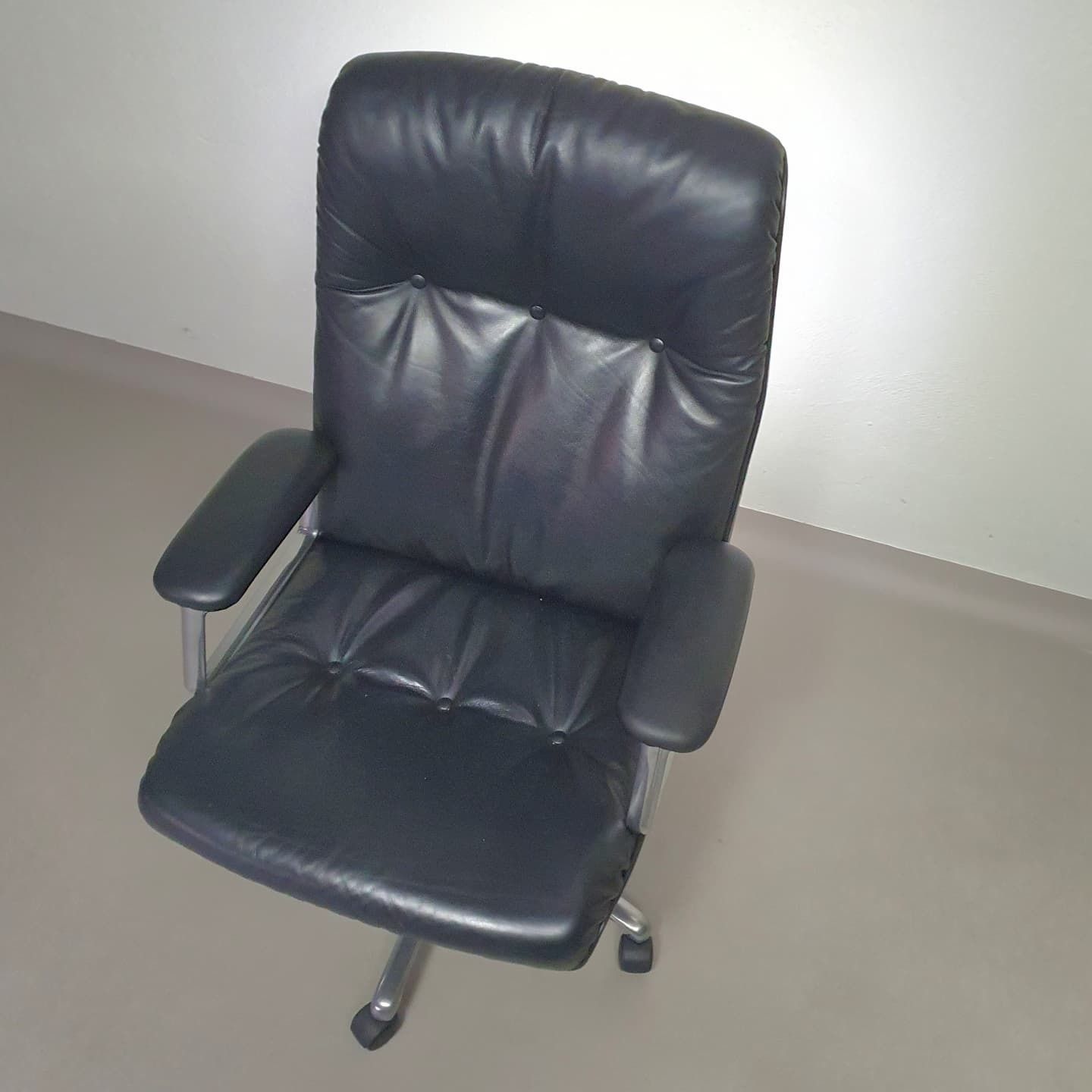 Vintage Office Chair P128 By Osvaldo Borsani For Tecno photo furniture