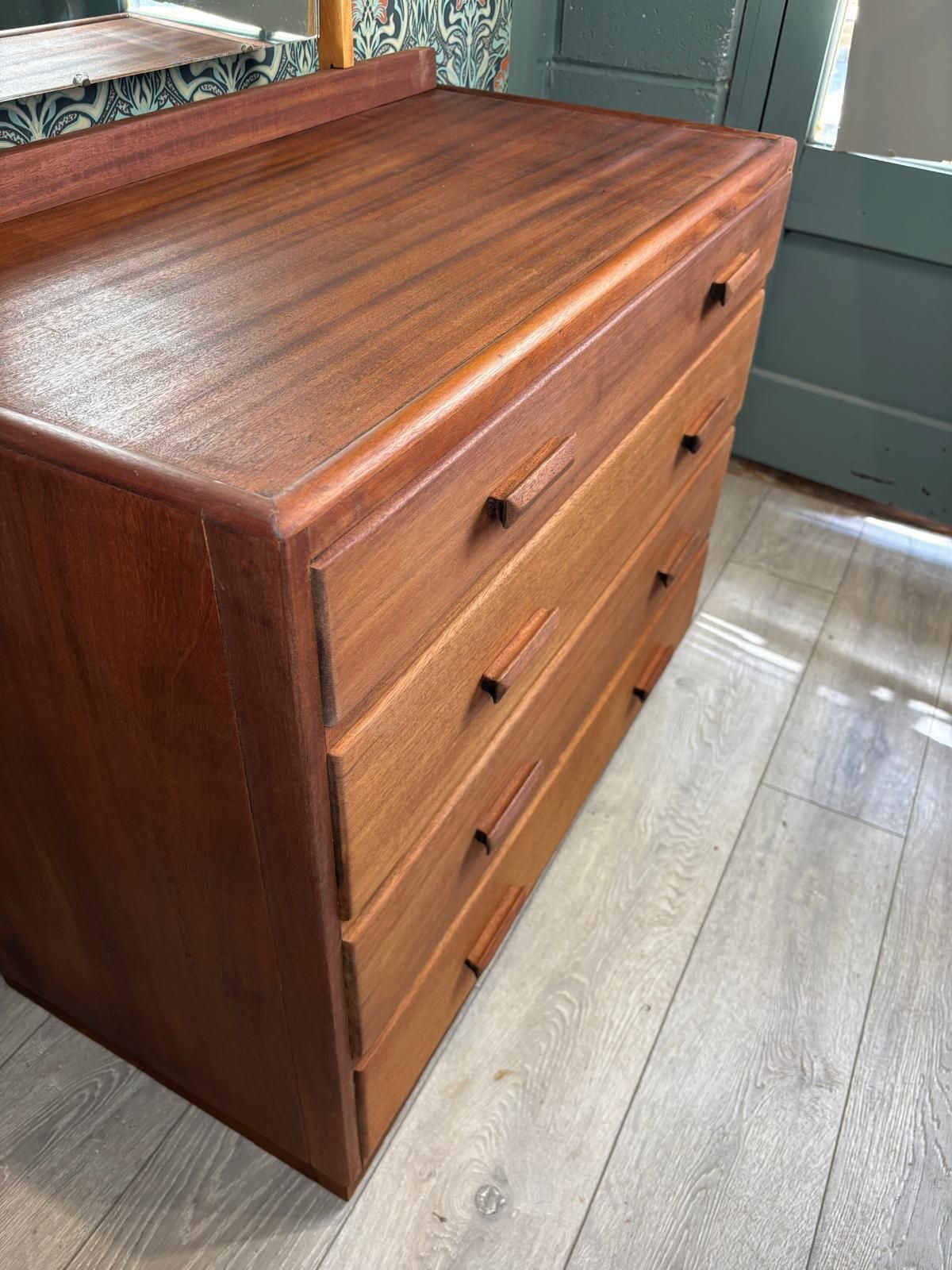 Cc41 Dresser With Mirror photo for sale