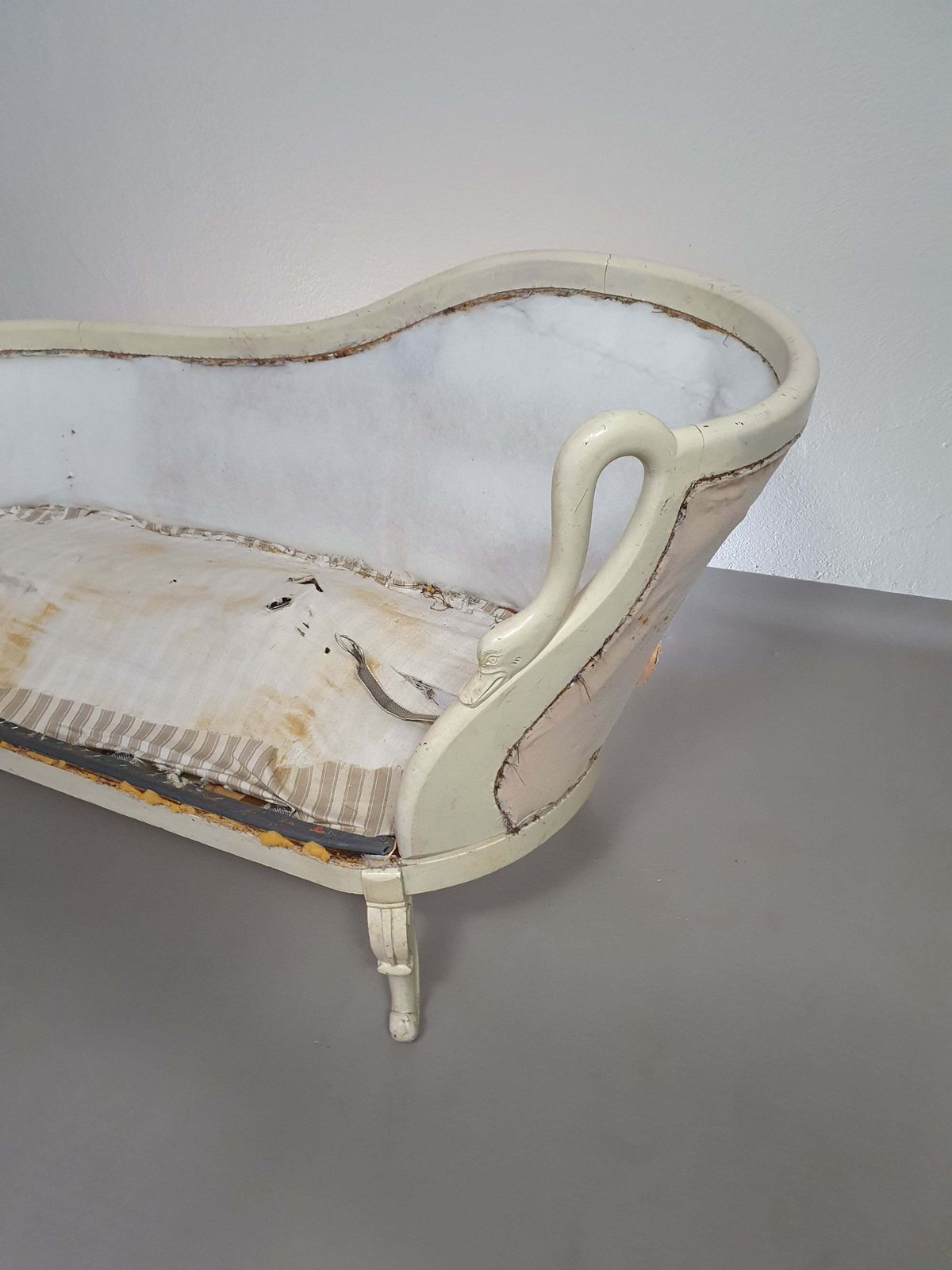 photo for sale Beautiful Old Art Noveau , Unfinished Frenche Canapé / Chaise Longue With Gooseneck Armrests