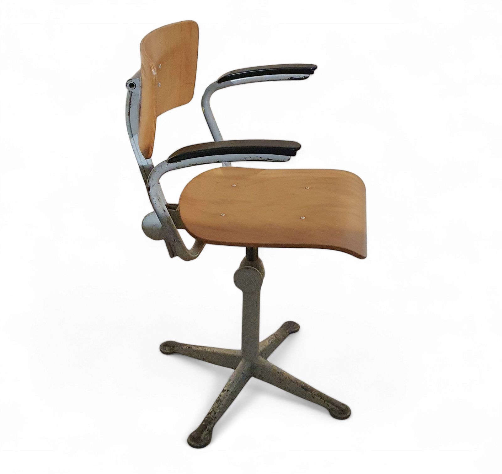 Friso Kramer For Ahrend Cirkel Studio Chair With Arms / 1960s photo Furniture
