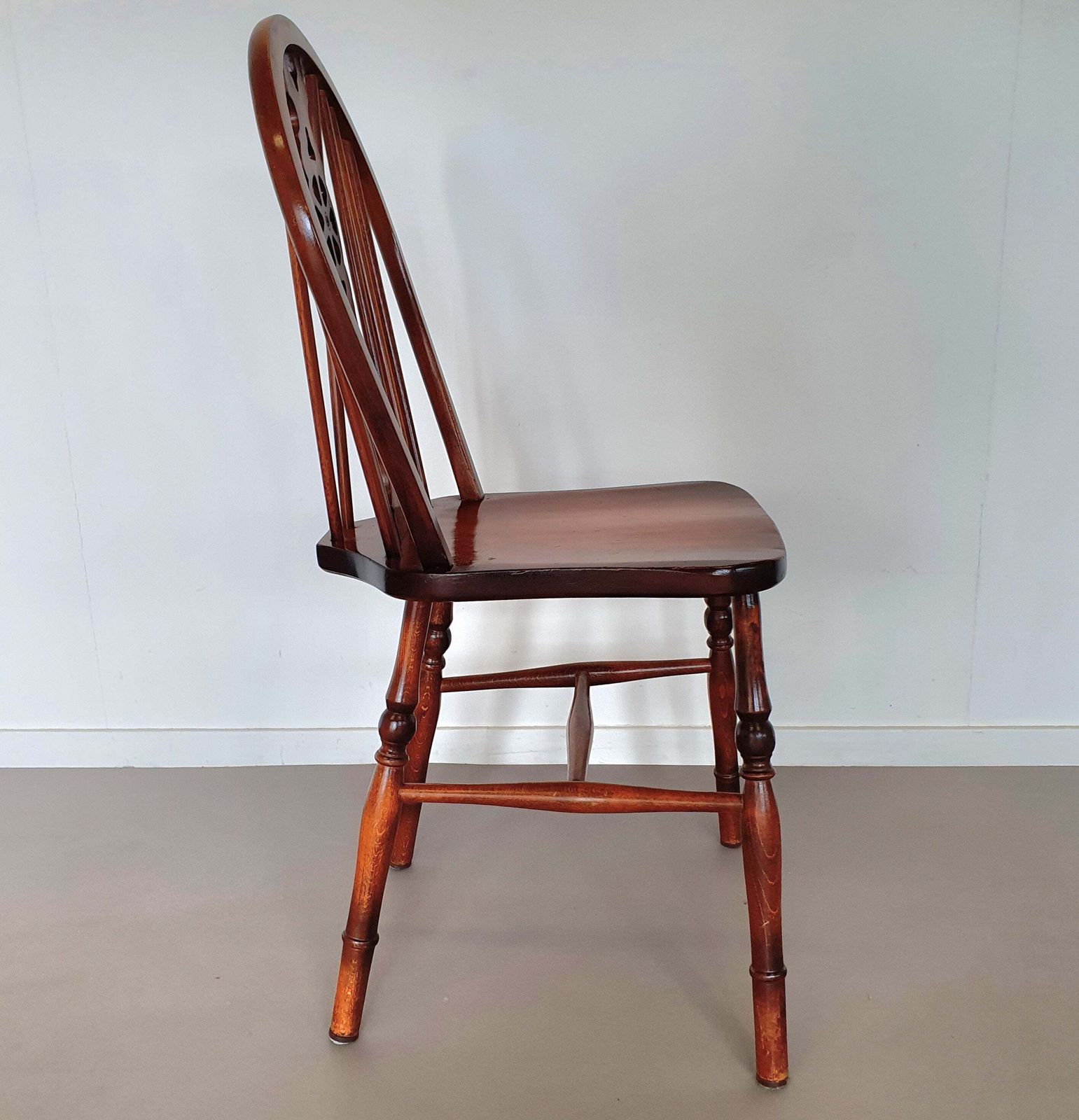photo buy 4 X Wheelback / Windsor Chairs / Marked