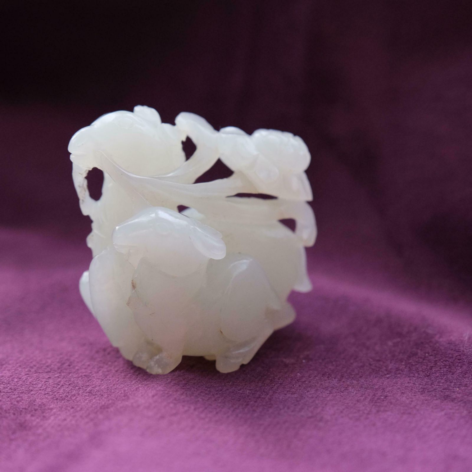 White Jade Carving Of A Ram, Chinese Jade photo vinterior