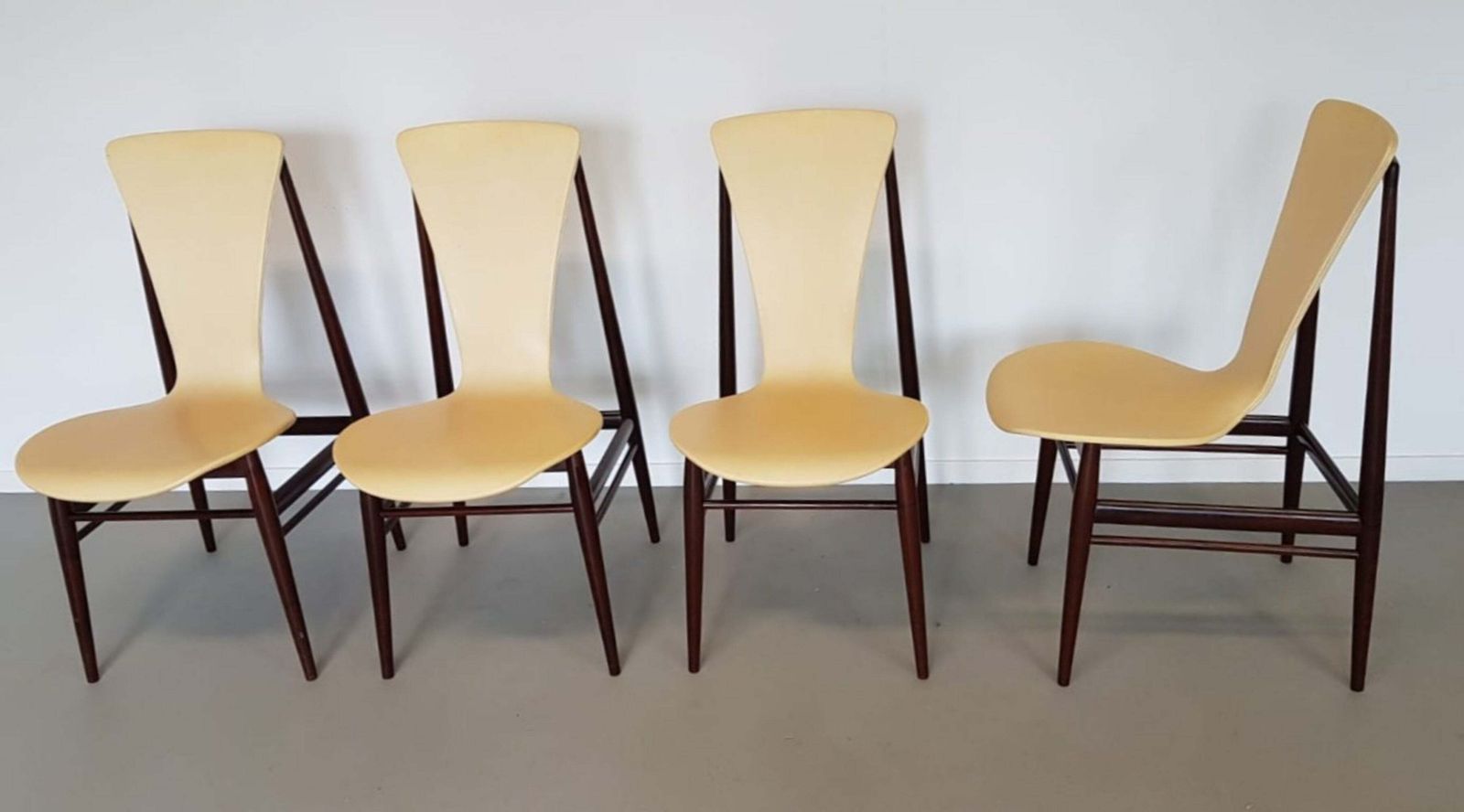Set Of 4 Floating Seat Dining Chairs / 1950s photo Furniture