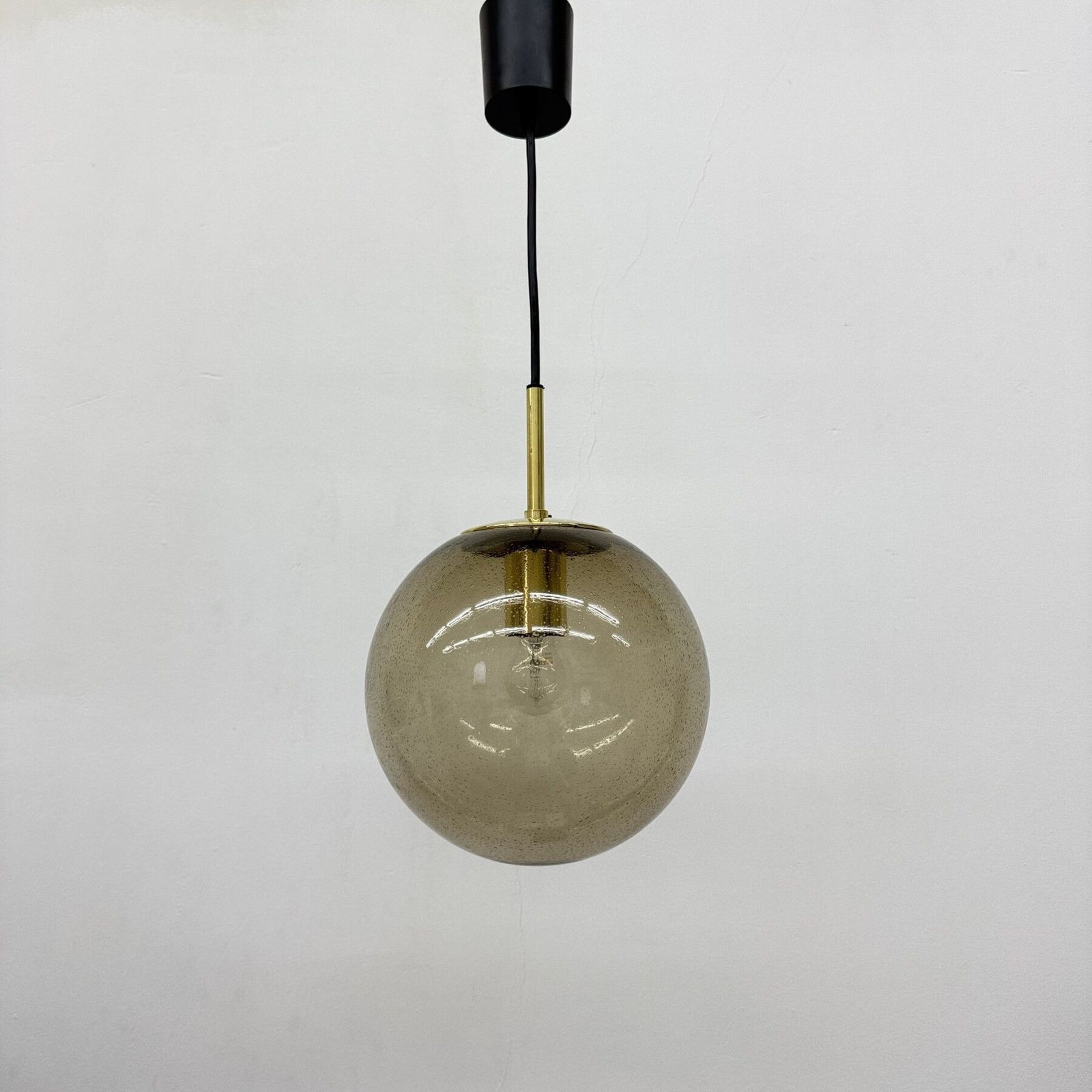 Verlichting Limburg Glashütte Messing Rookglazen Bol Hanglamp, Jaren 1970 photo