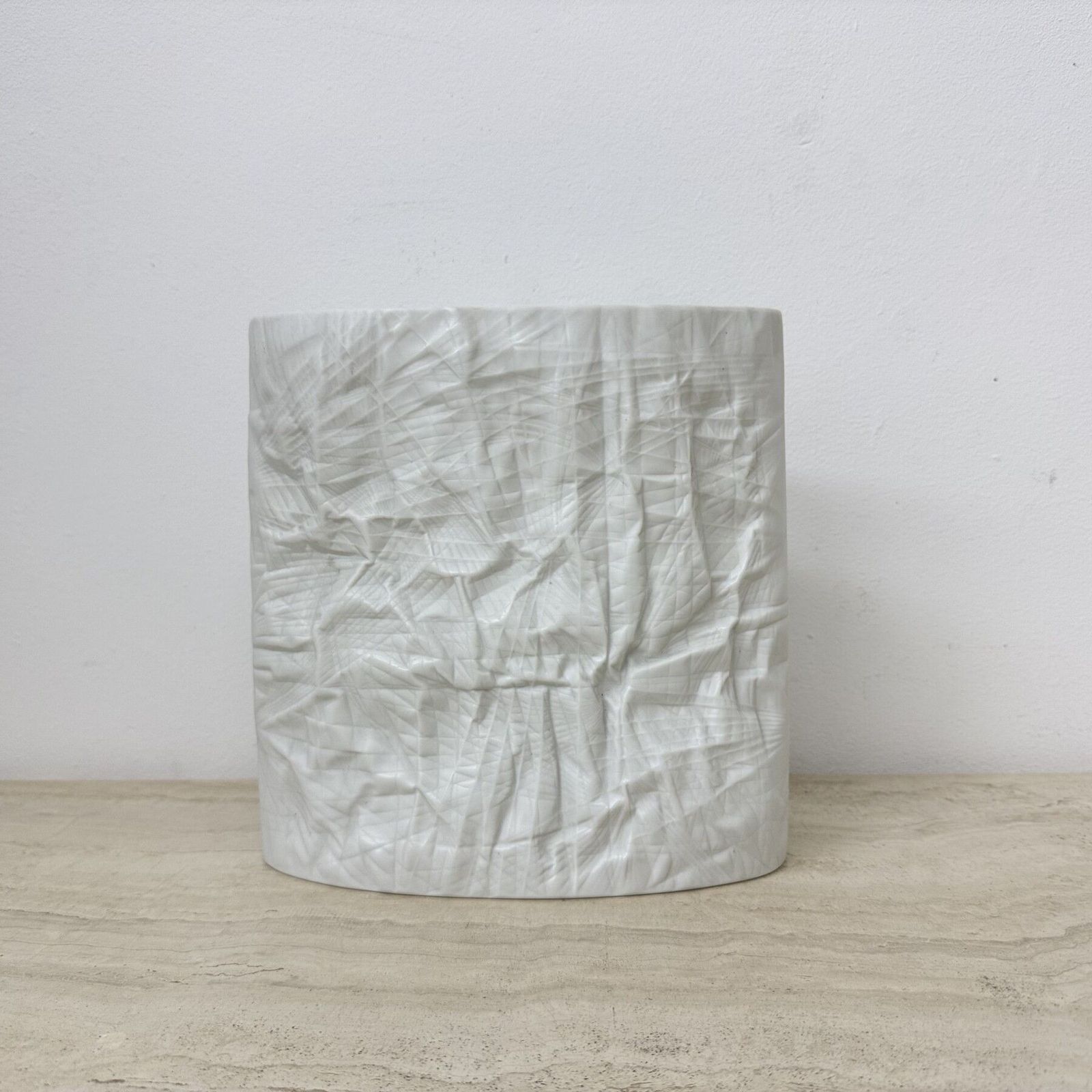 Martin Freyer Rosenthal Bisque Porselein Papier Reliëf Vaas Op Art Jaren 1970 photo Woonaccessoires