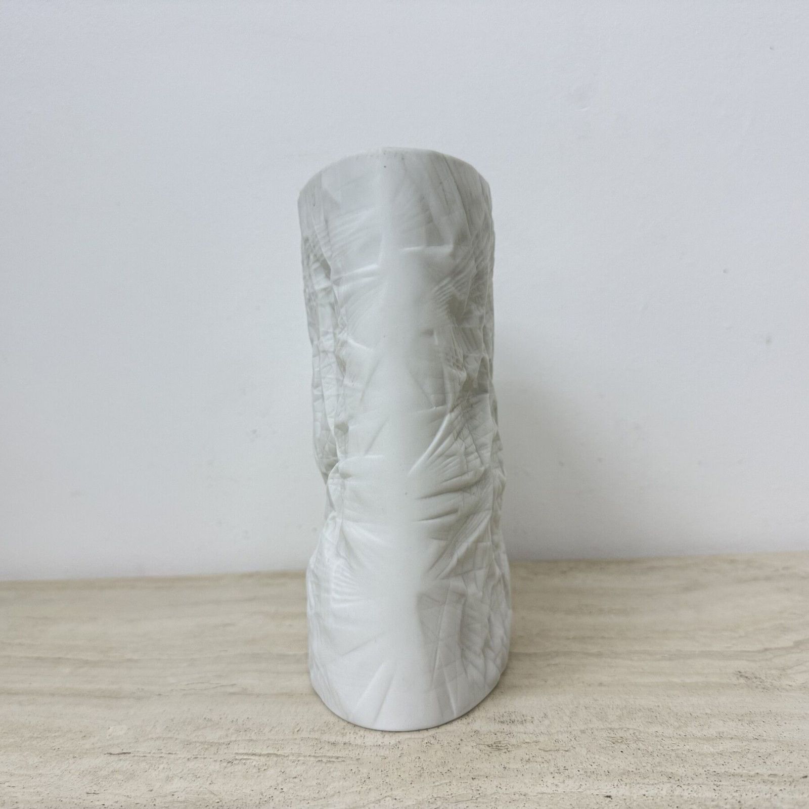 348.0 Martin Freyer Rosenthal Bisque Porcelaine Paper Relief Vase Op Art 1970s photo