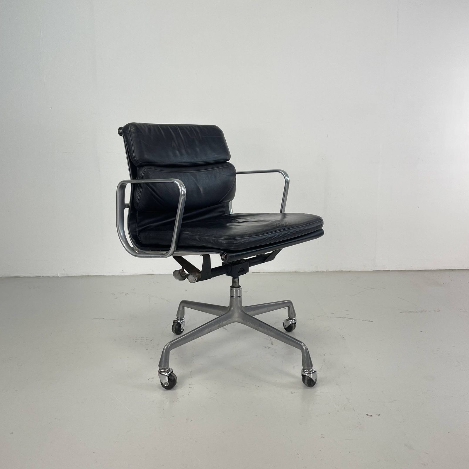 Furniture Eames Herman Miller Black Leather Soft Pad Group photo