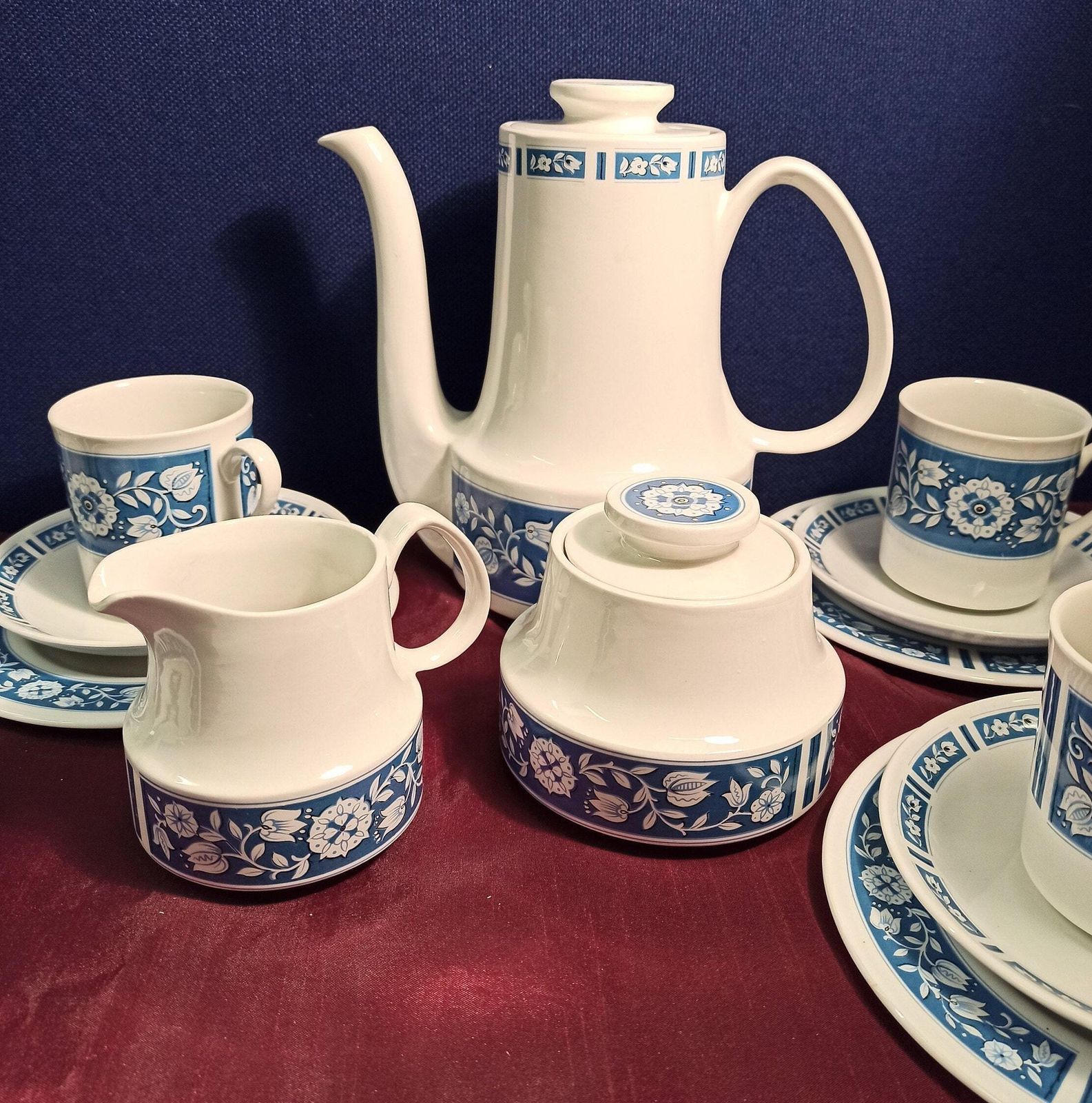 Myott Tea Set "Verona"  Very Good Condition   C.1960s   6 Cups, 6 Saucers, 6 Side Plates, Teapot, Milk Jug, Sugar Bowl. photo for sale