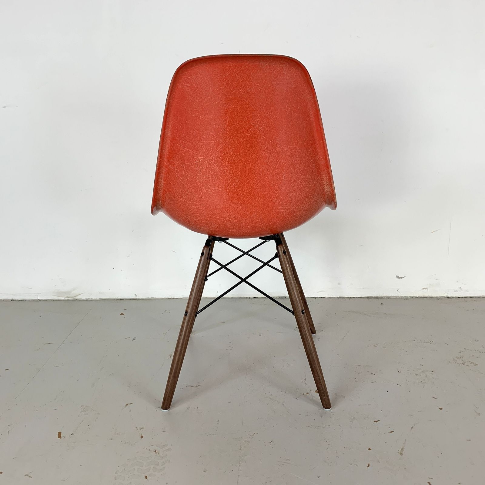 Dsw Chair By Charles And Ray Eames Herman Miller Edition photo vinterior