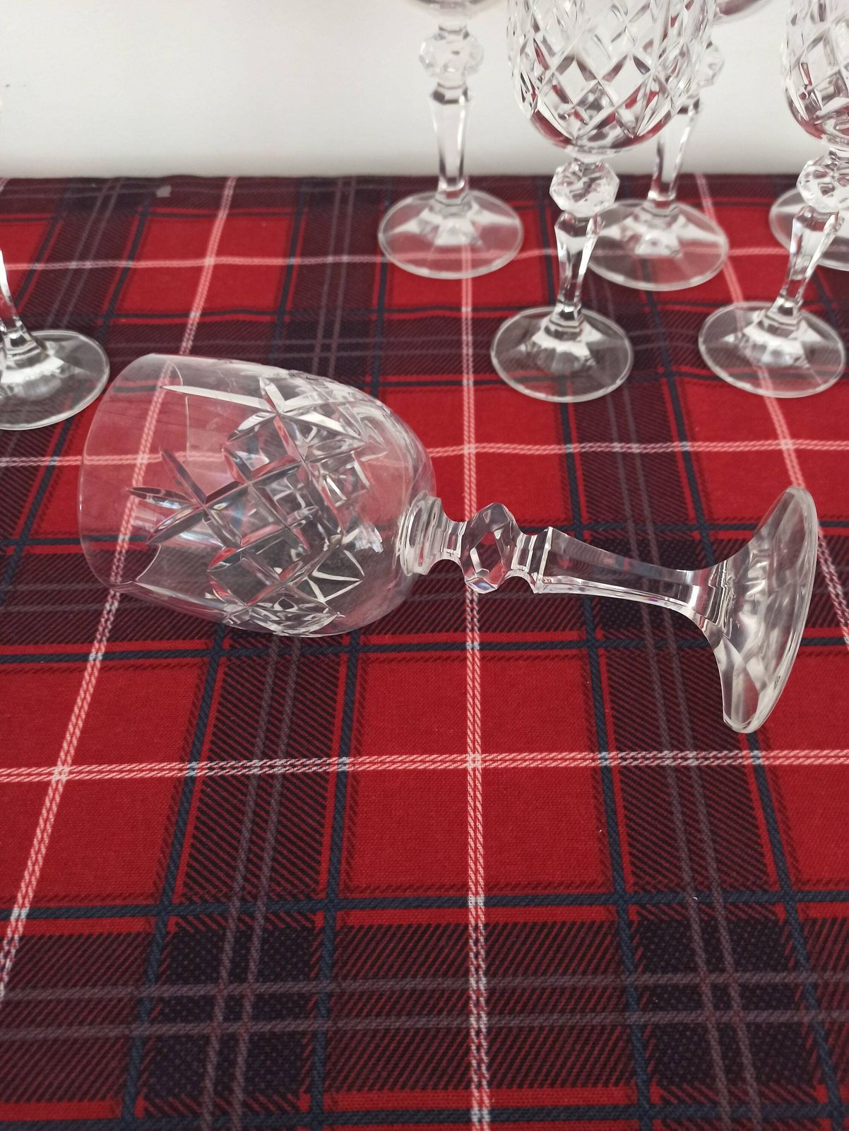 Set Of Lead Crystal Glasses. 4 Wine Glasses And 4 Sherry / Liqueur Glasses. Excellent Condition. photo vinterior