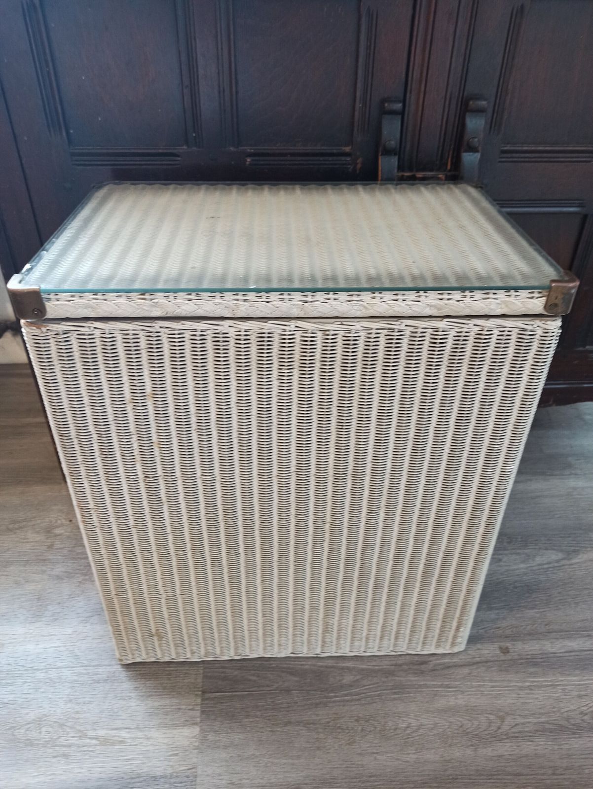 Lloyd Loom Lusty Linen Basket. Very Good Condition. Original. Glass Top And Label.