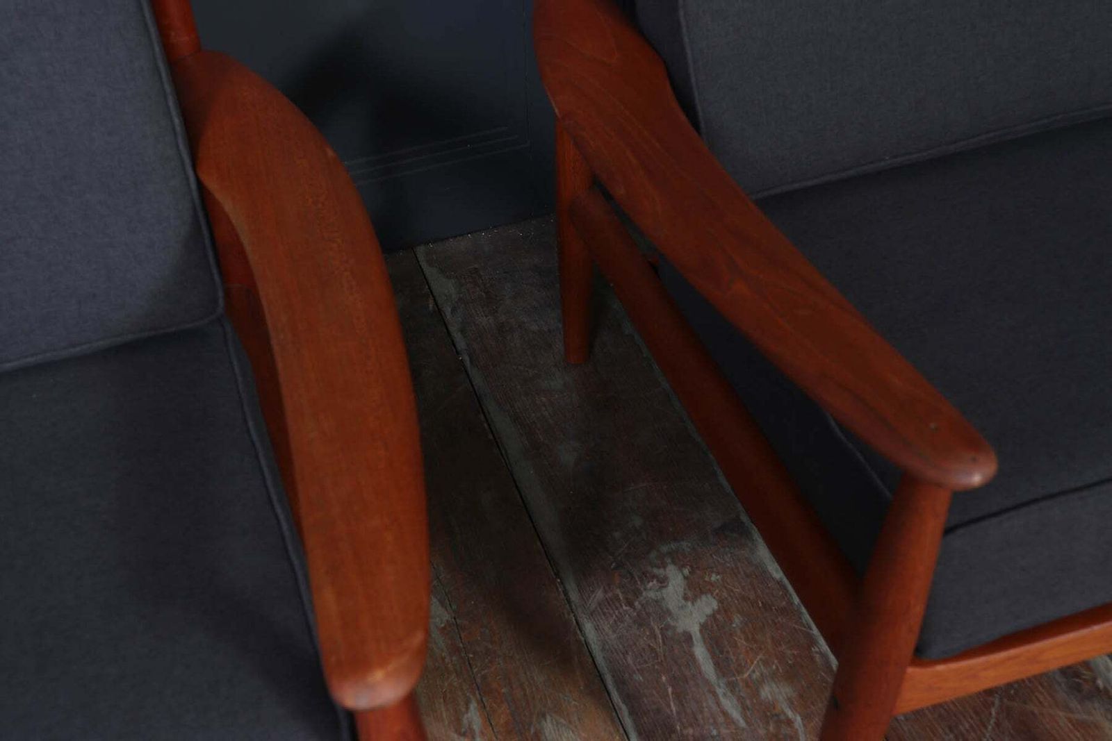 photo furniture Pair Of Grete Jalk Teak Lounge Chairs For France & Søn