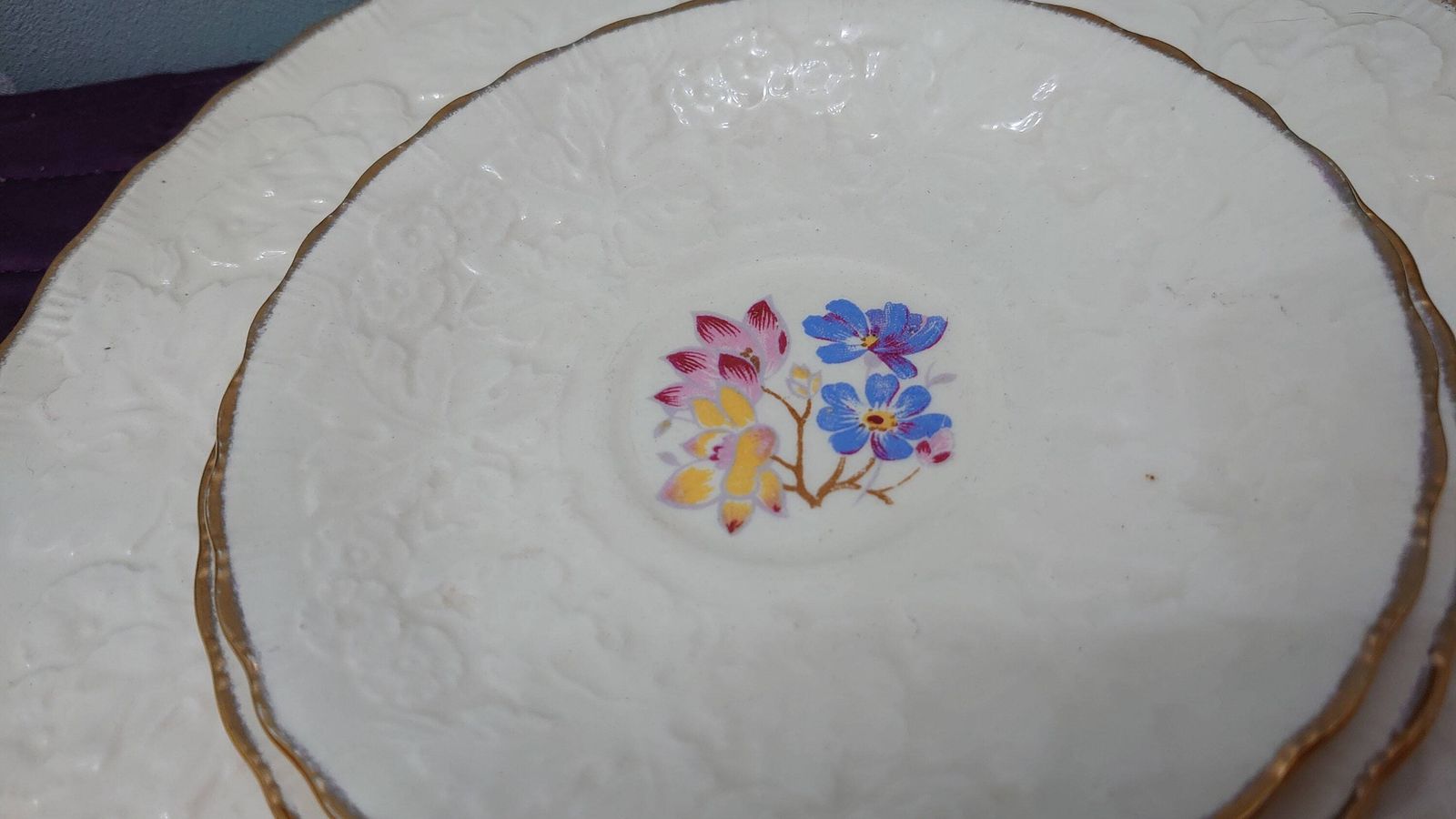 photo furniture Alfred Meakin Tea And Side Plate Set   16 Pieces   Offwhite And Painted Cornflowers   Good Condition