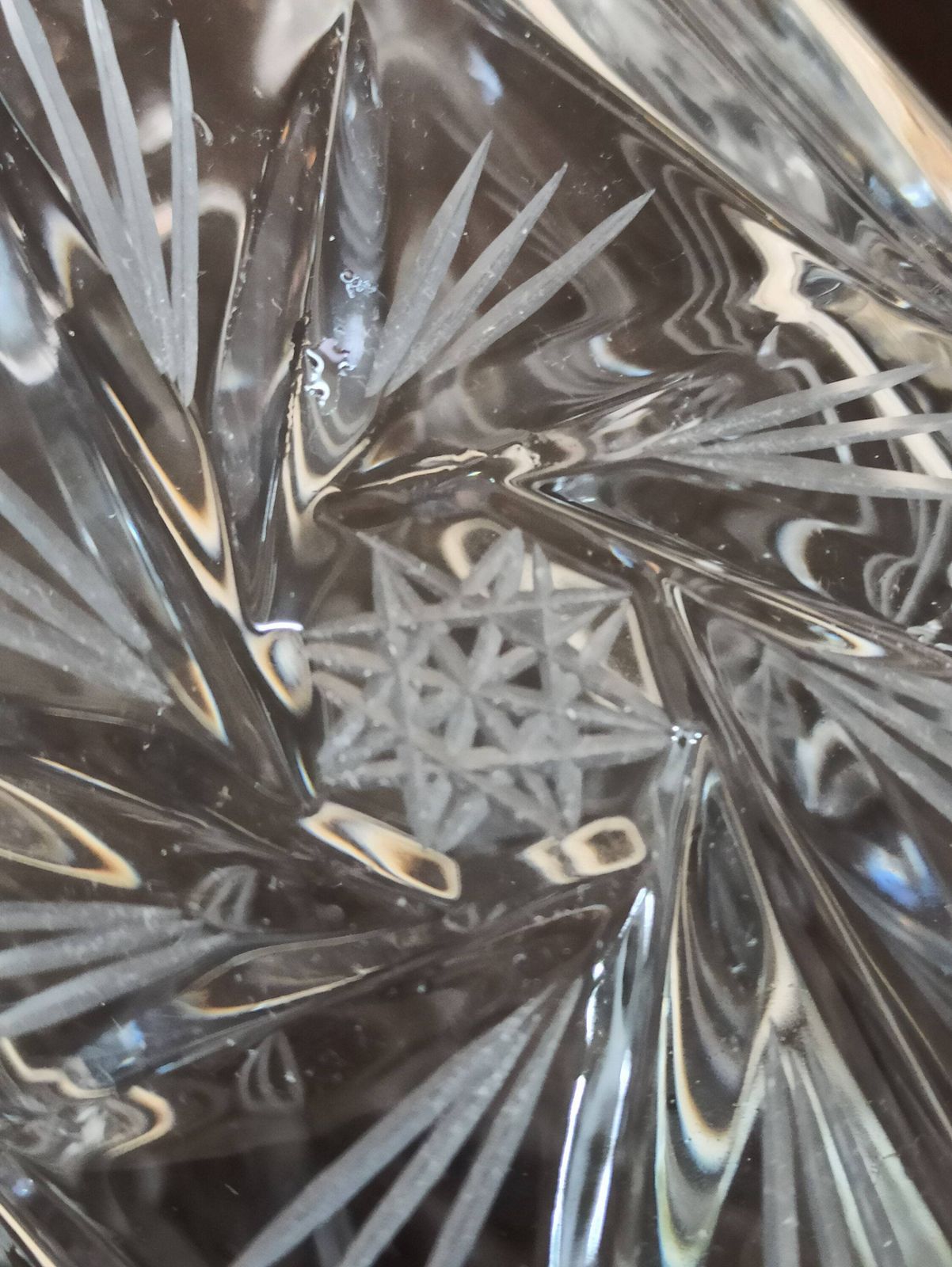 Vintage Square Shoulder Lead Crystal Decanter. Stopper Fits Perfectly. Pin Wheel Design. Very Good Condition. photo buy