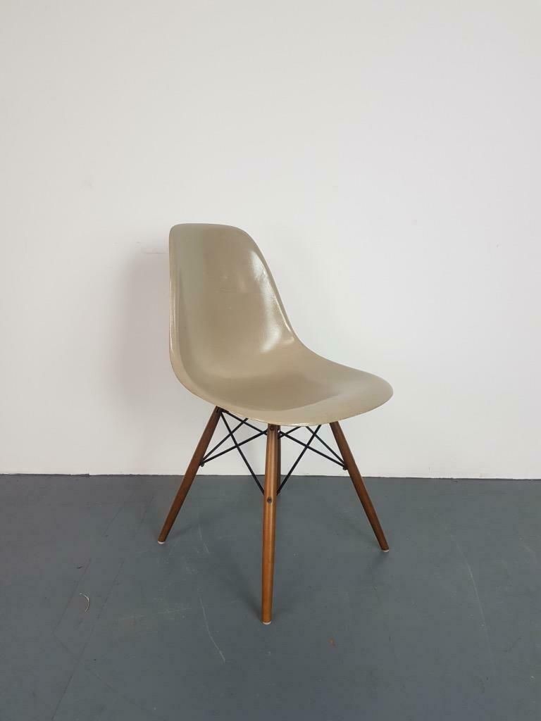 Eames Dsw Chair For Herman Miller photo vinterior
